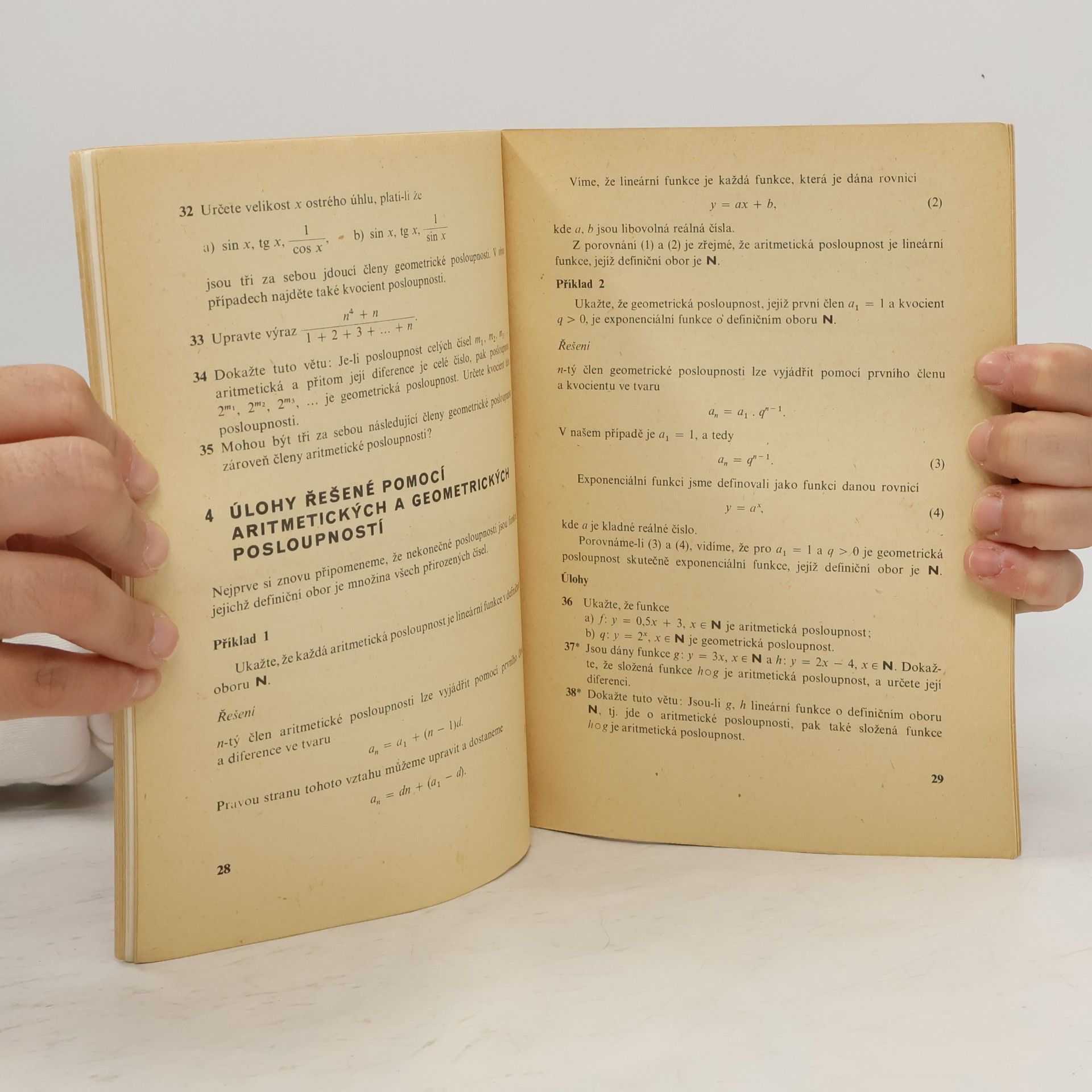 Kolektiv autorů Matematika pro III. ročník gymnázií. Posloupnosti a řady reálných čísel