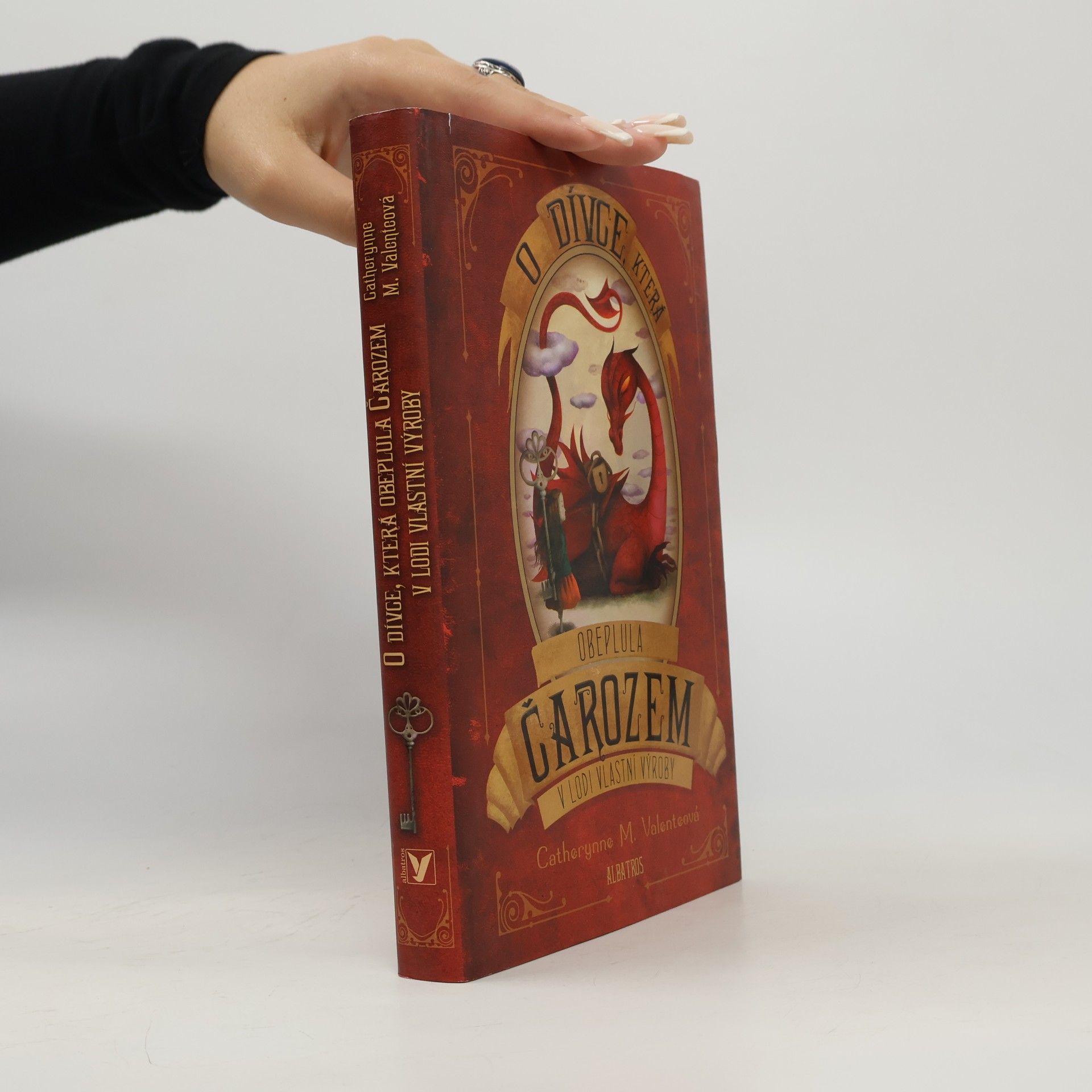 Catherynne M. Valente O dívce, která obeplula Čarozem v lodi vlastní výroby