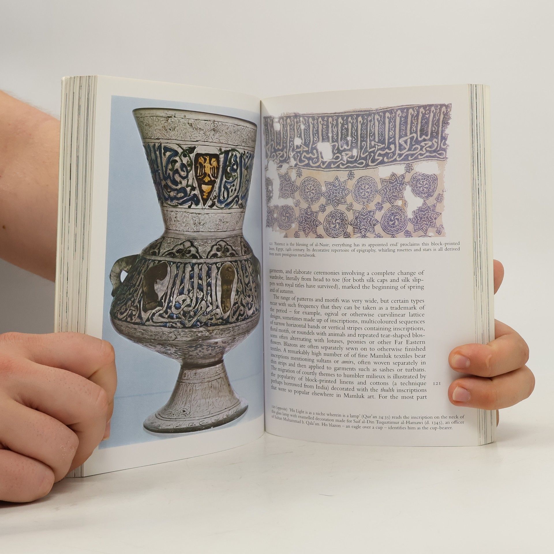 Robert Hillenbrand Islamic art and architecture : 270 illustrations, 80 in colour