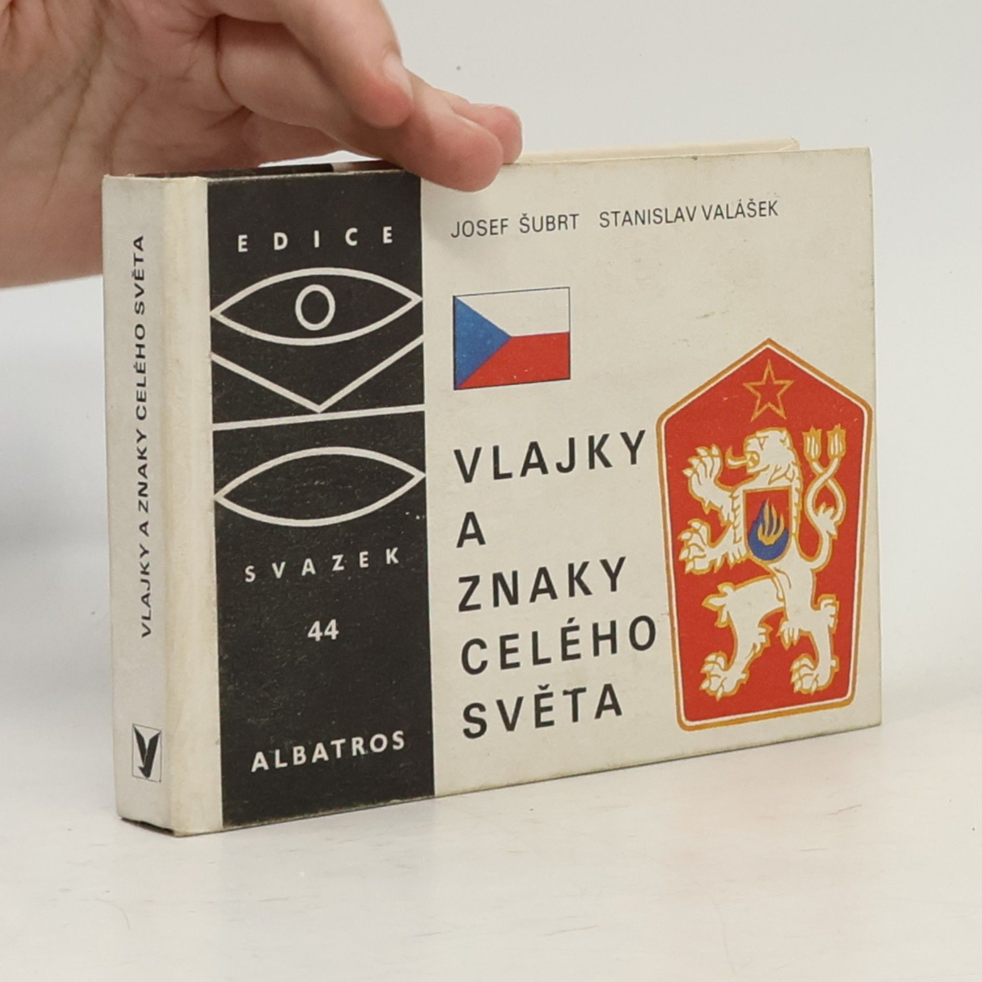 Stanislav Valášek Vlajky a znaky celého světa