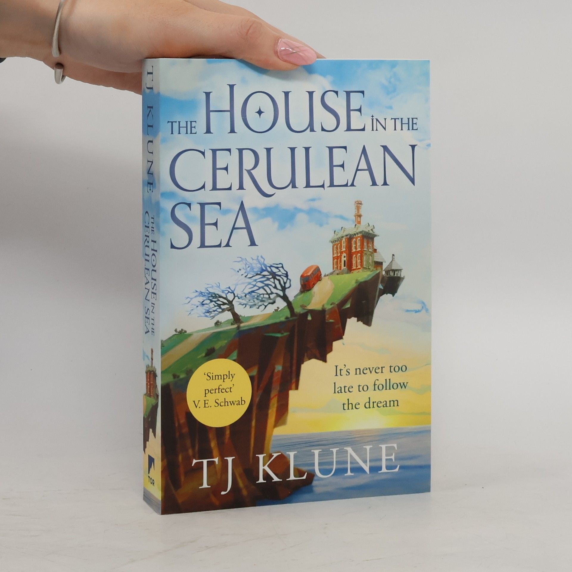 T. J. Klune The house in the Cerulean Sea