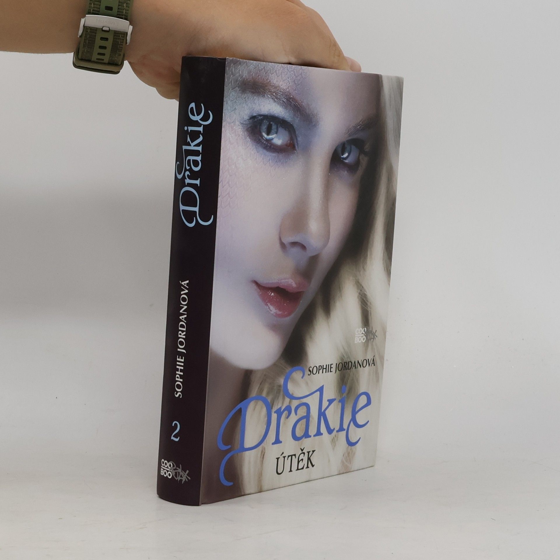Sophie Jordan Drakie. Útěk