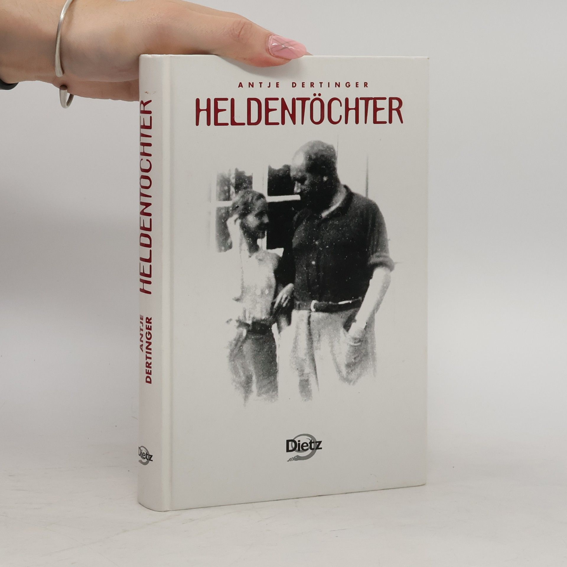 Antje Dertinger Heldentöchter