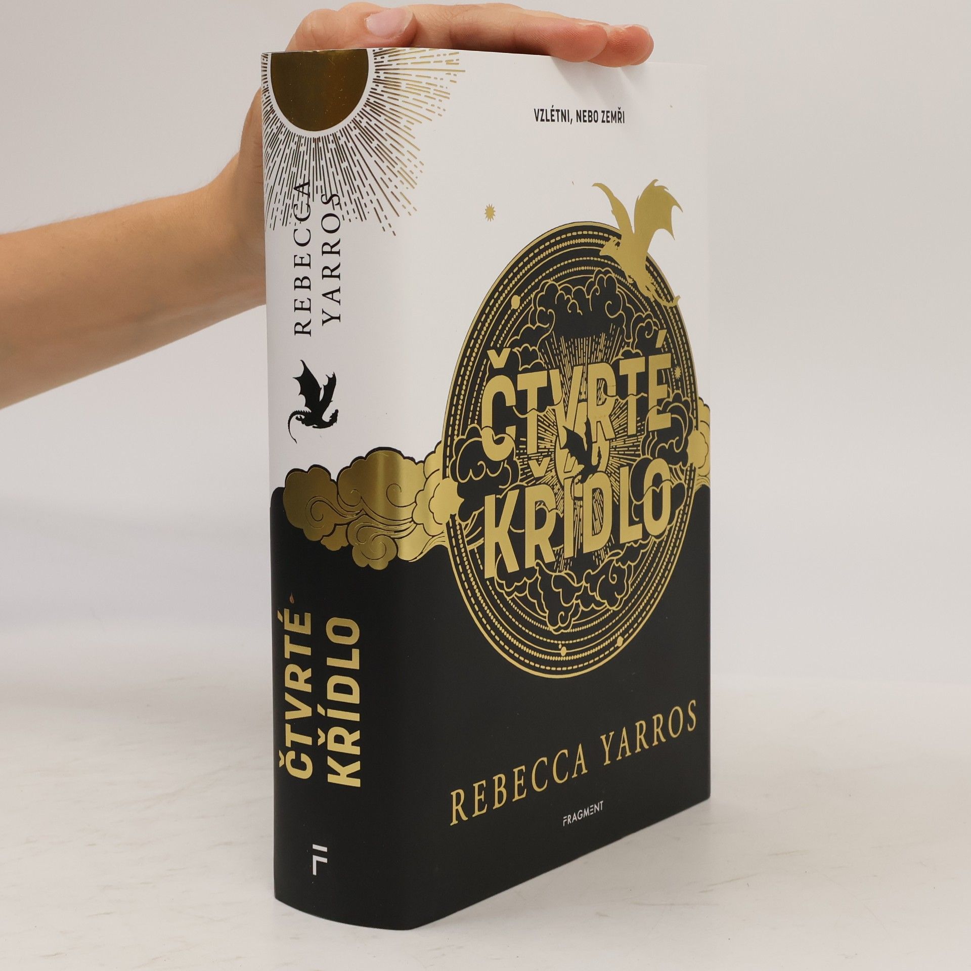 Rebecca Yarros Čtvrté křídlo