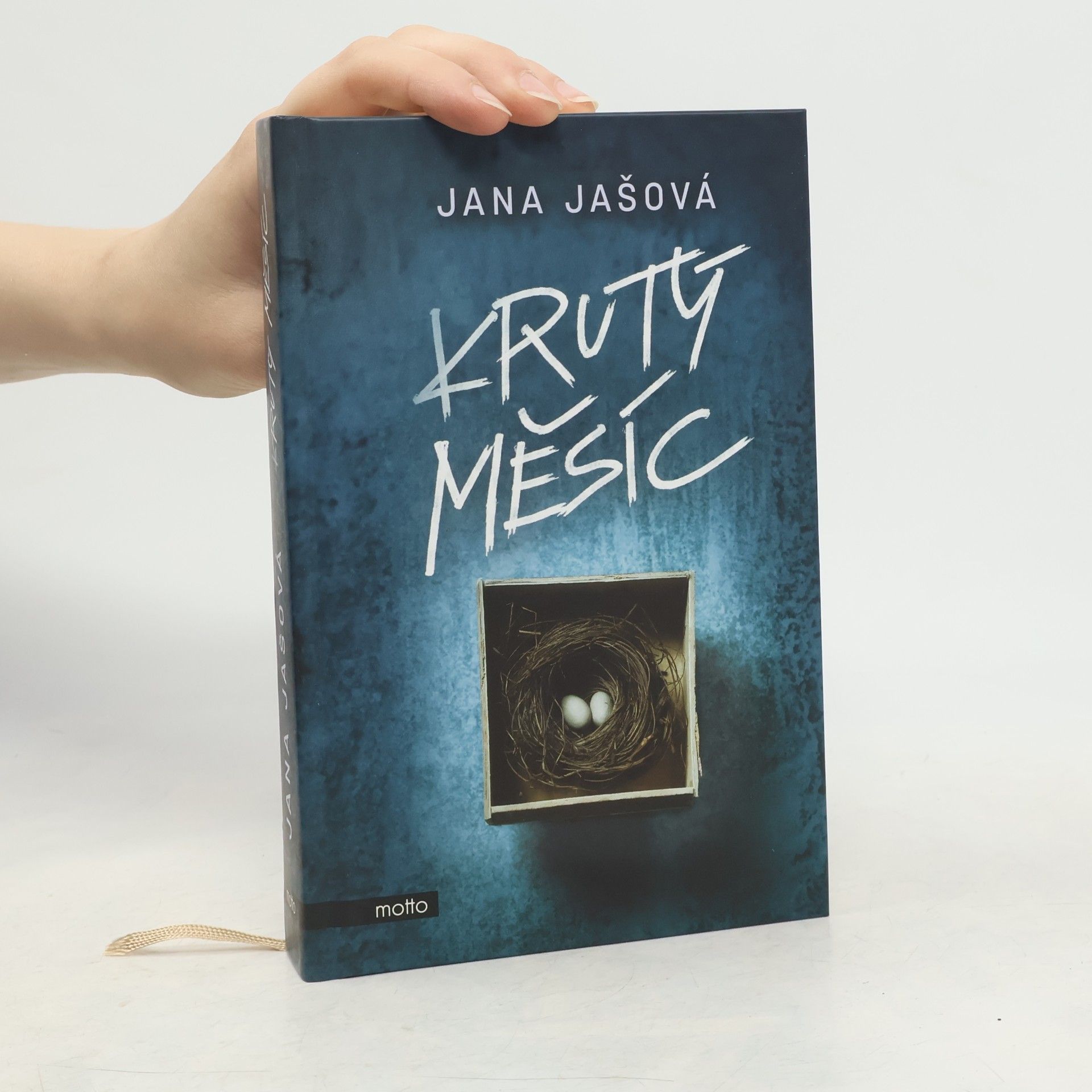 Krutý měsíc