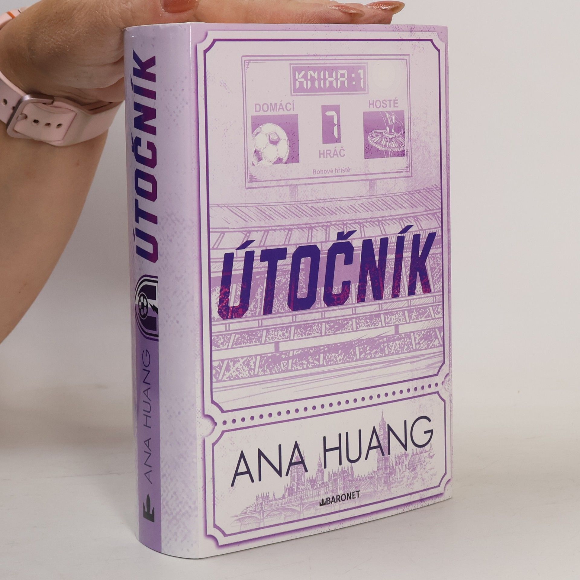 Ana Huang Útočník