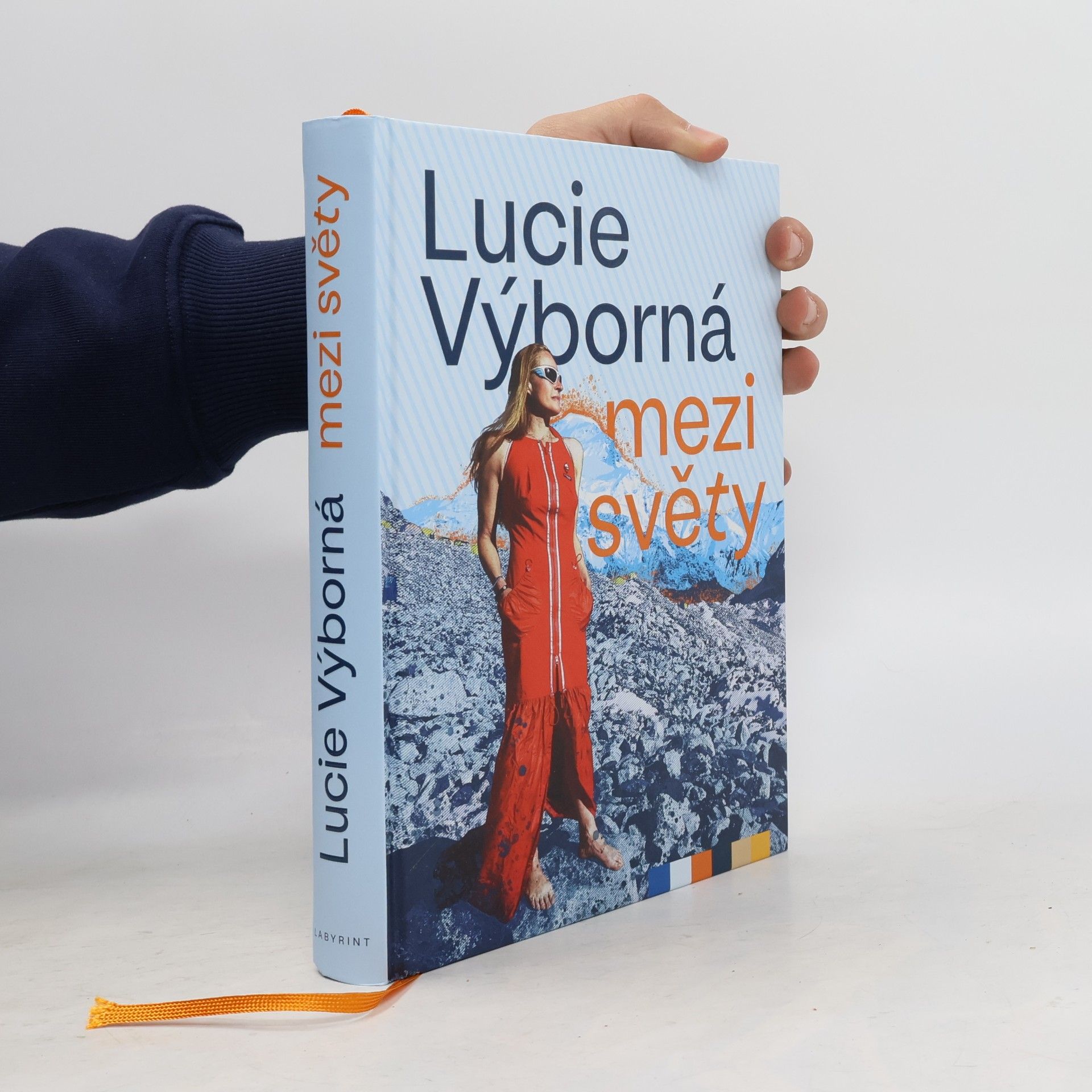 Lucie Výborná Mezi světy