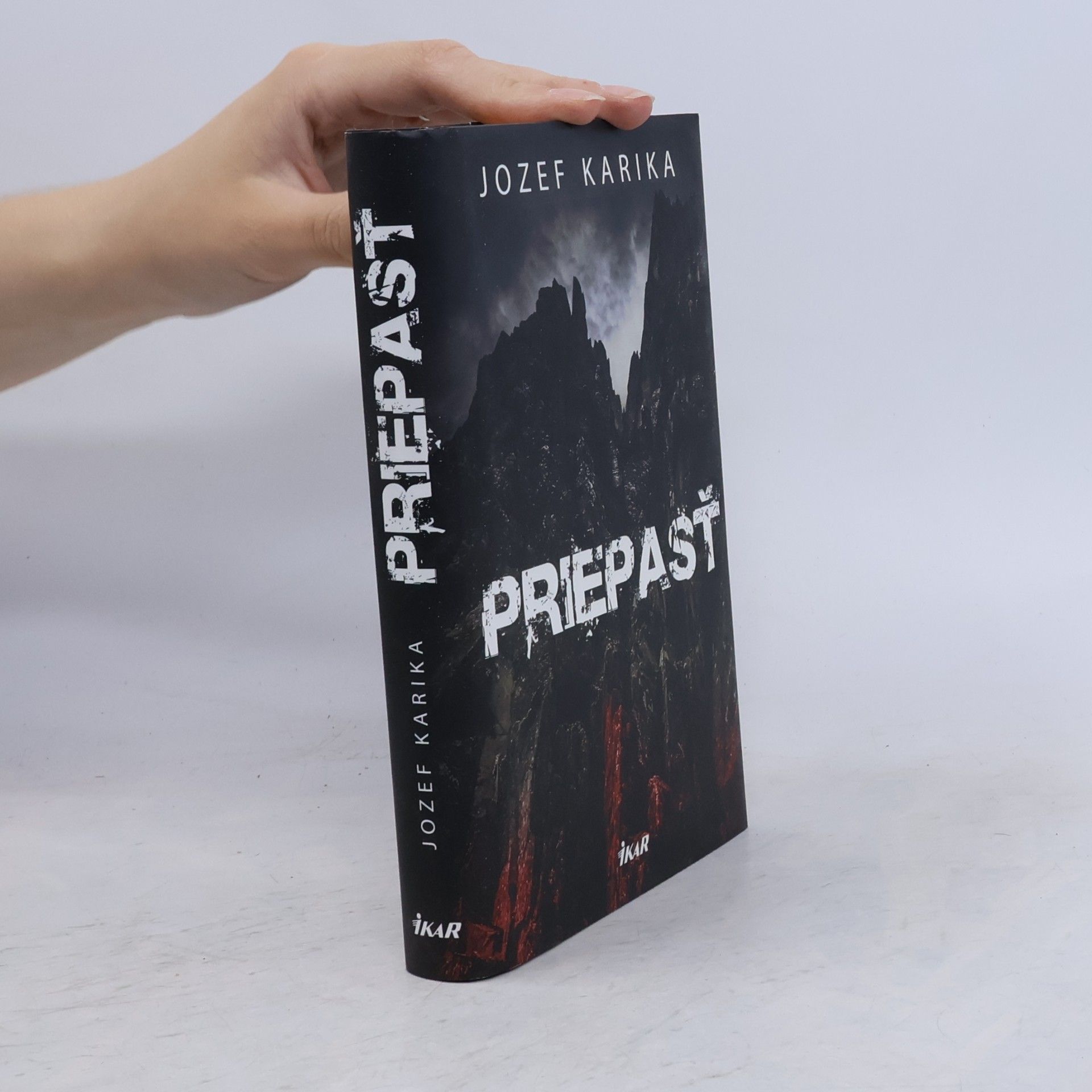 Jozef Karika Priepasť