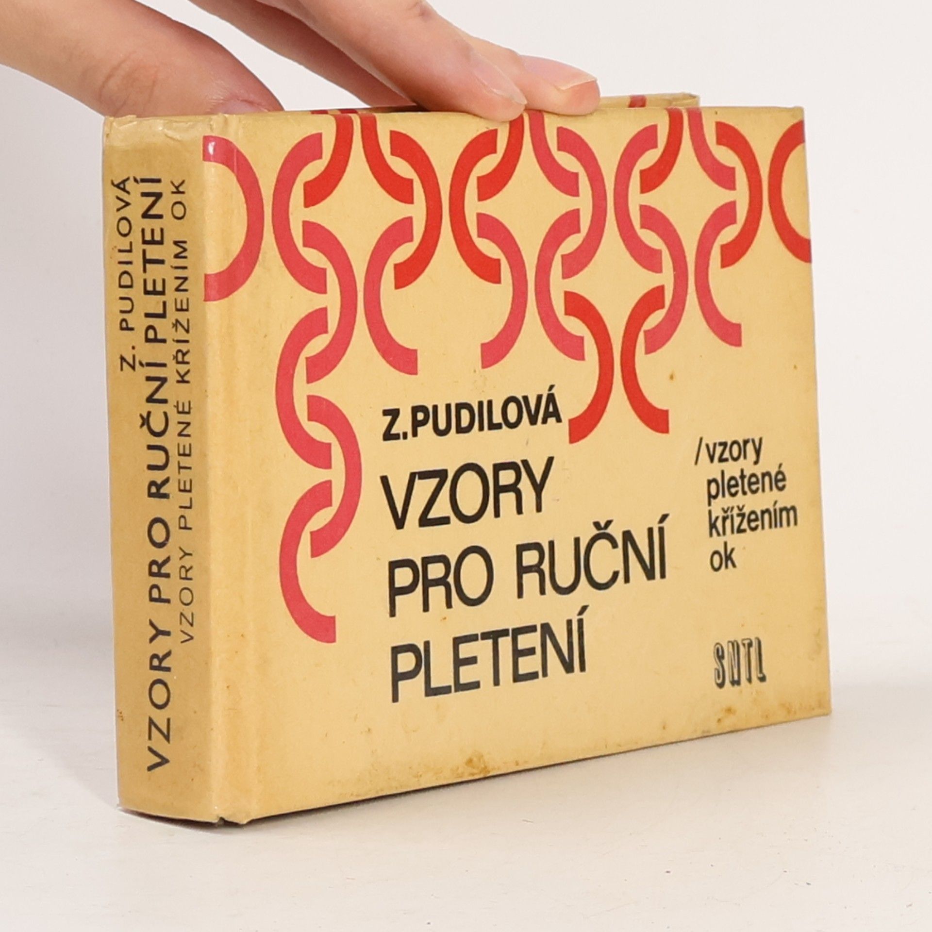 Pudilová Zdenka Vzory pro ruční pletení. Vzory pletené křížením ok
