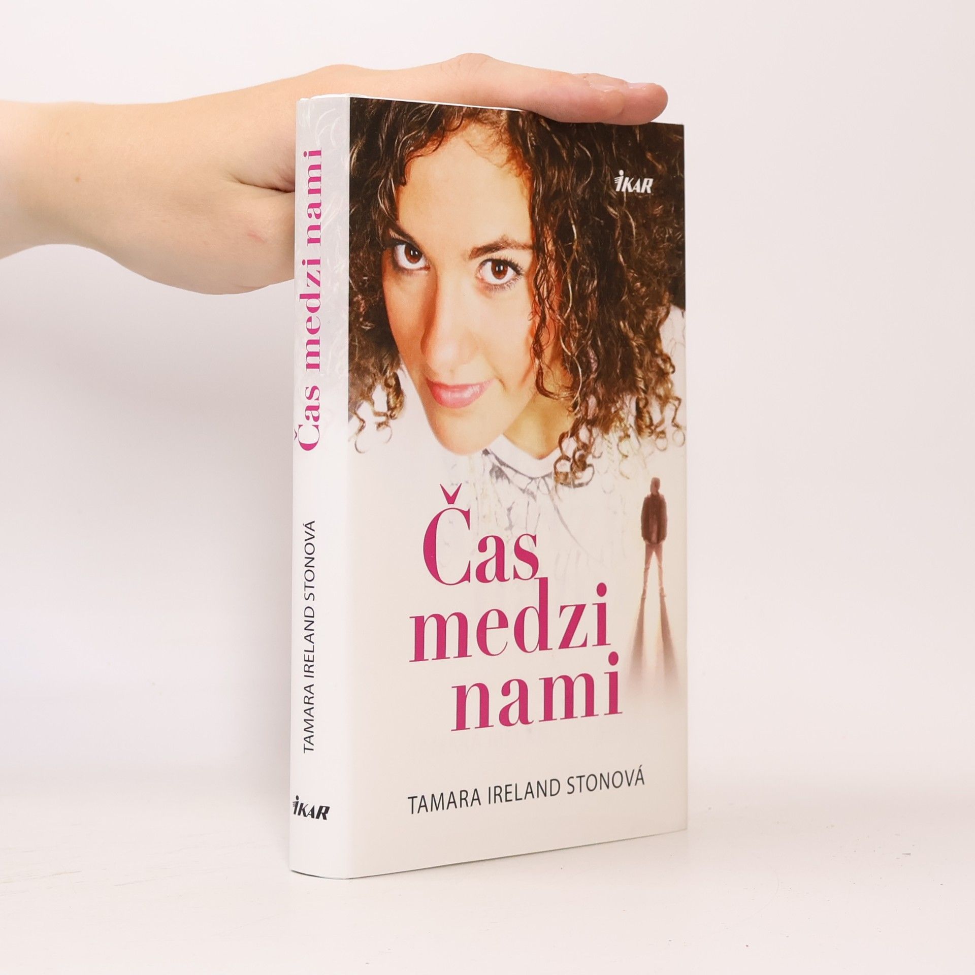 Tamara Ireland Stone Čas medzi nami