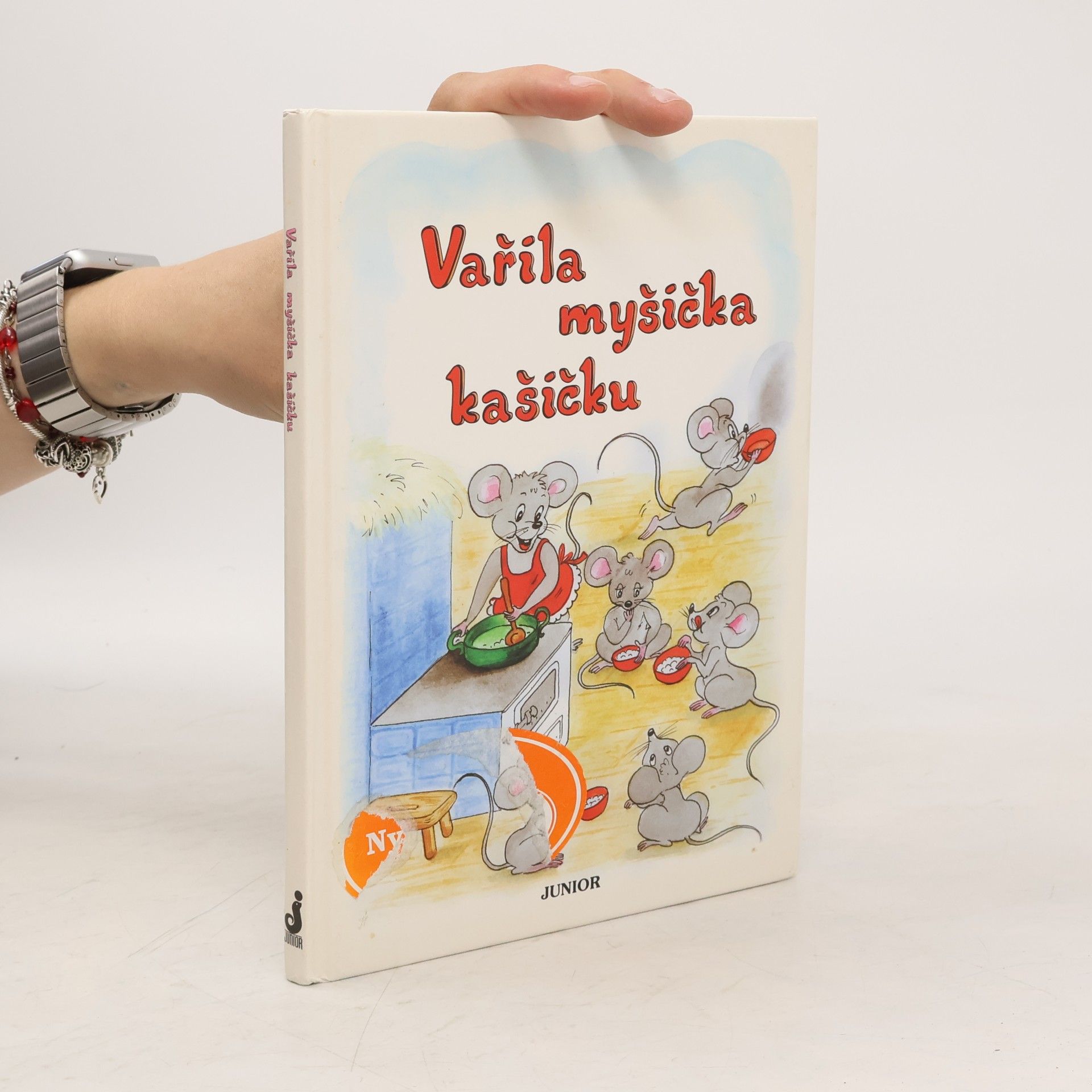Vařila myšička kašičku