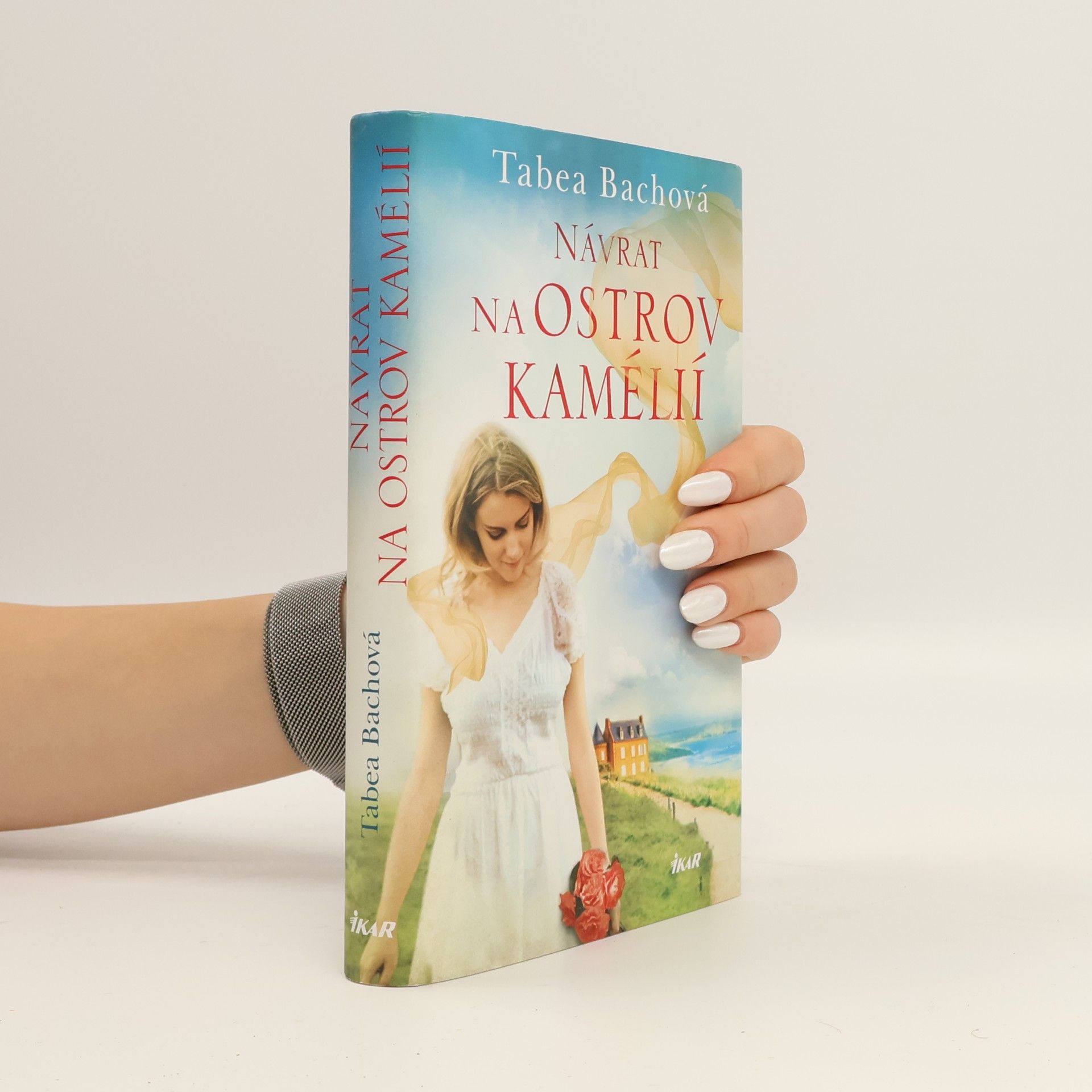 Tabea Bach Návrat na ostrov kamélií