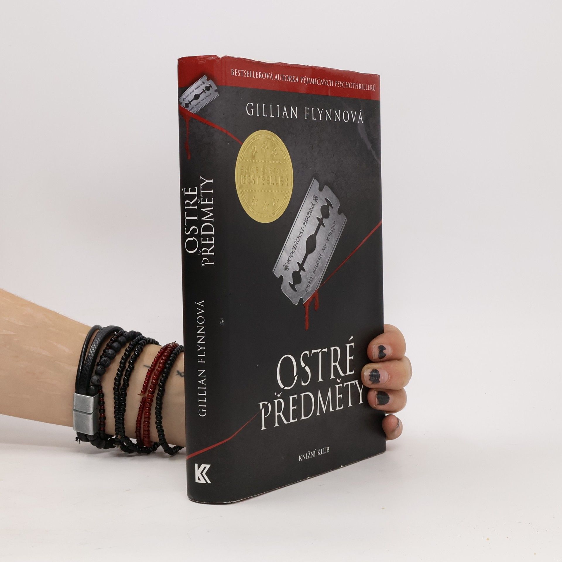 Gillian Flynn Ostré předměty