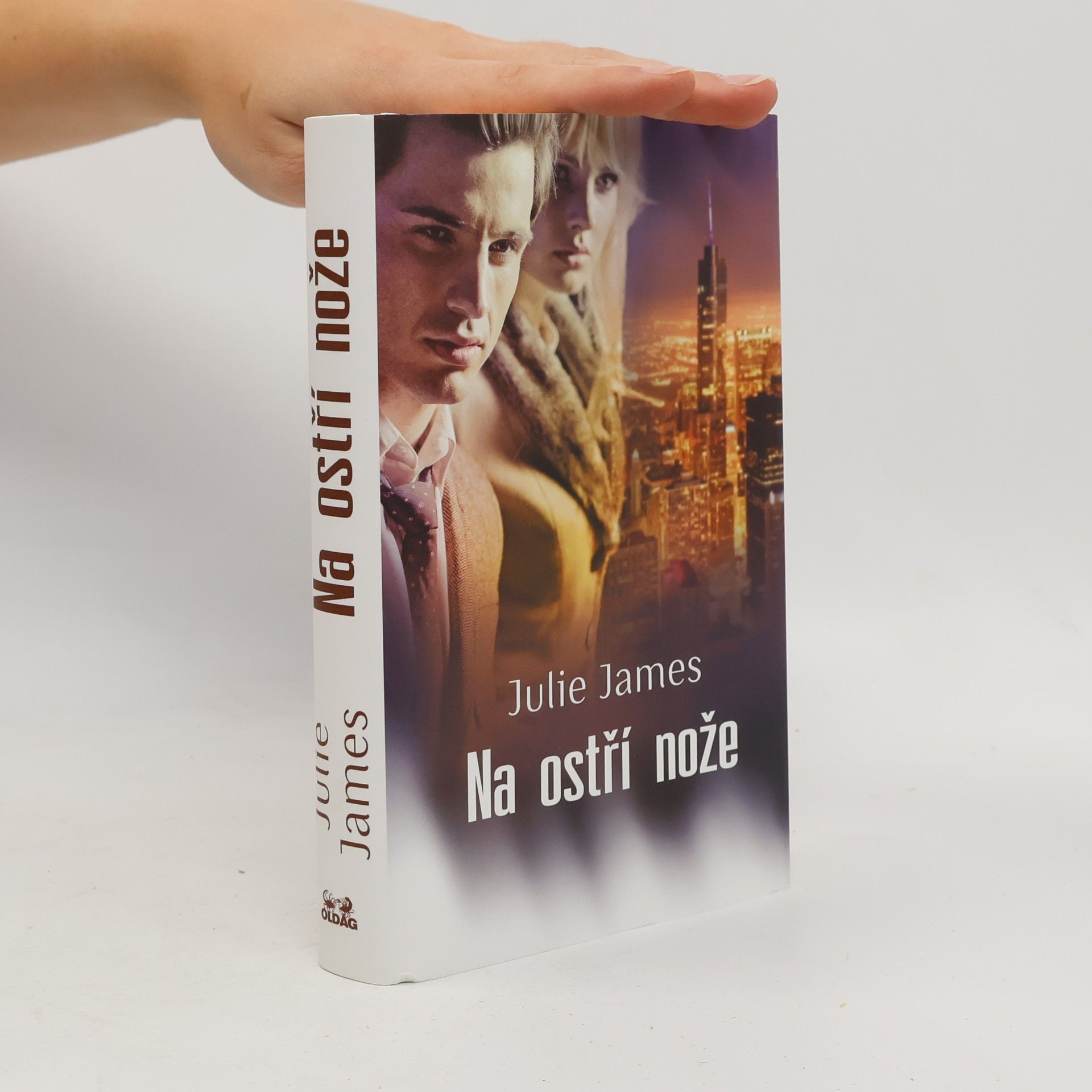 Julie James Na ostří nože