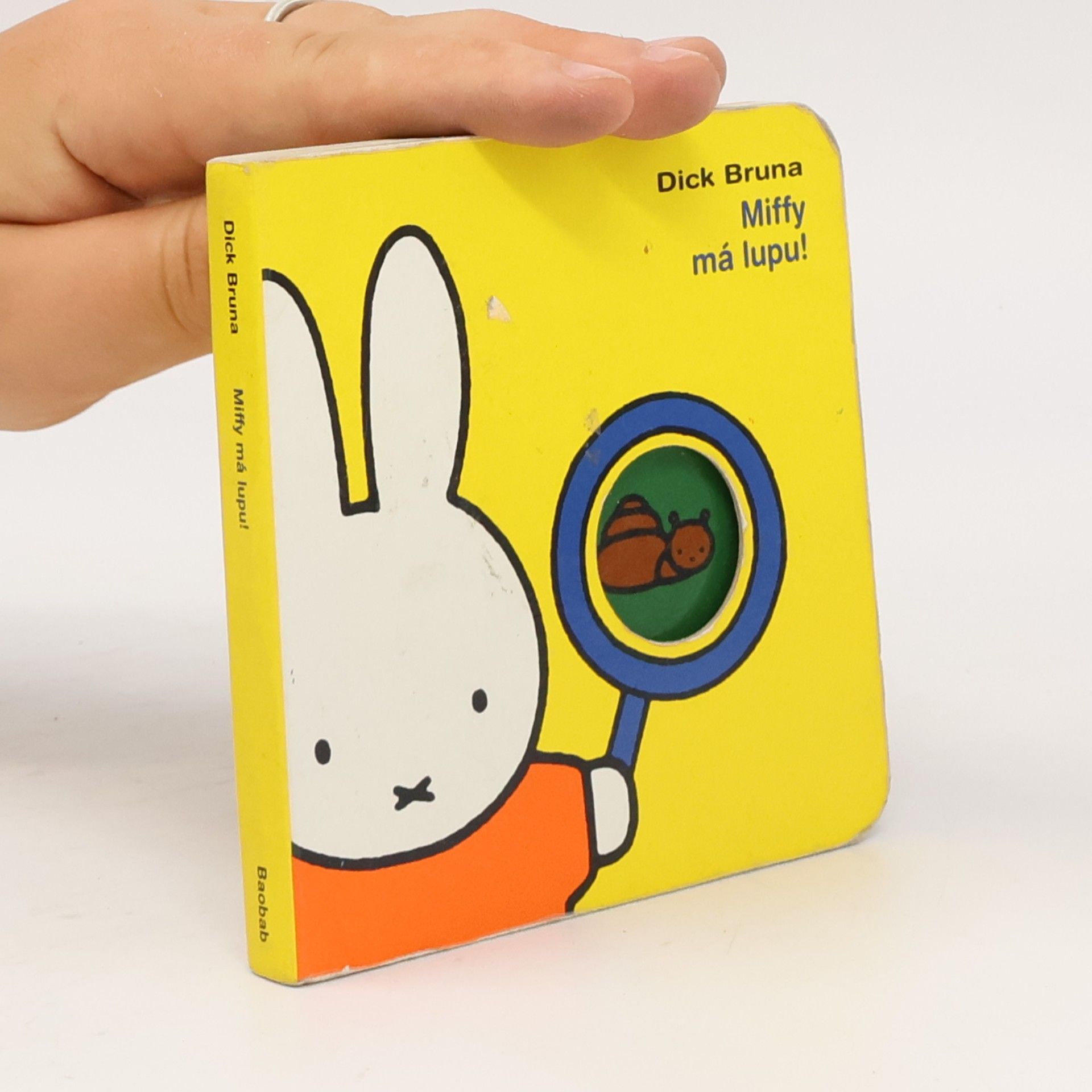 Dick Bruna Miffy má lupu!