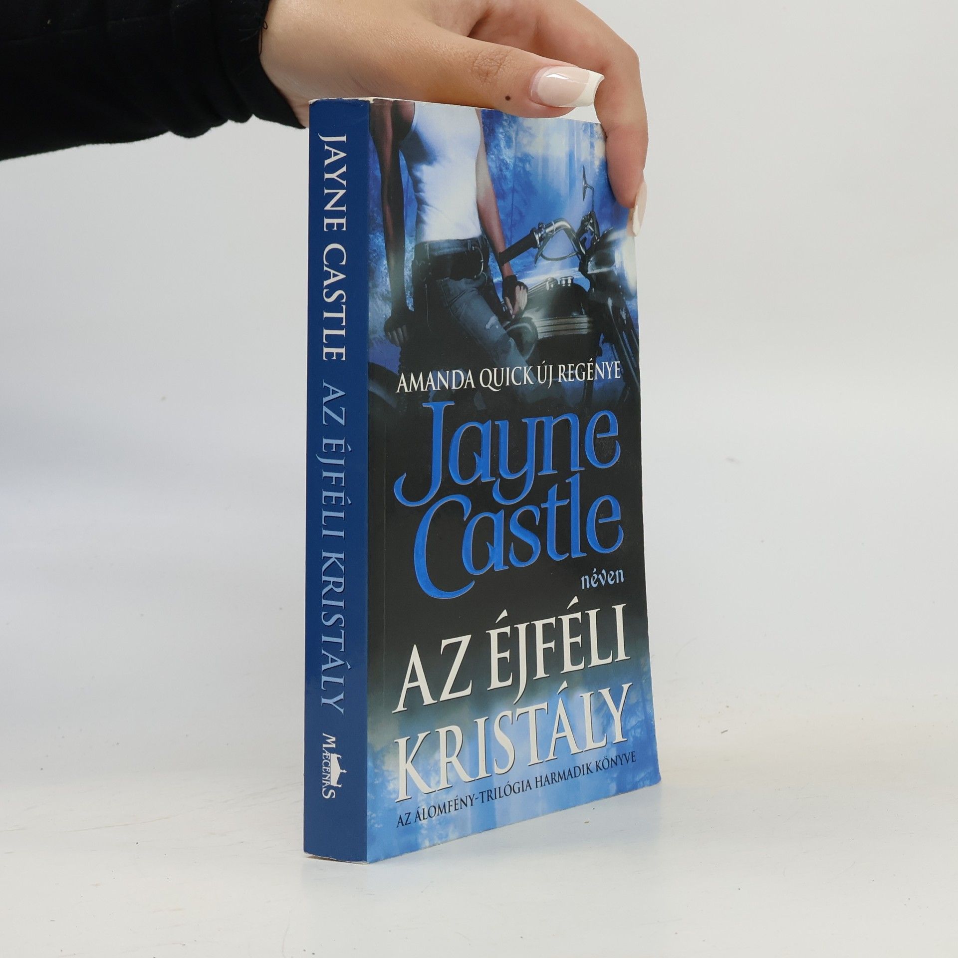Amanda Quick Arcane Társaság - 9: Az Éjféli Kristály