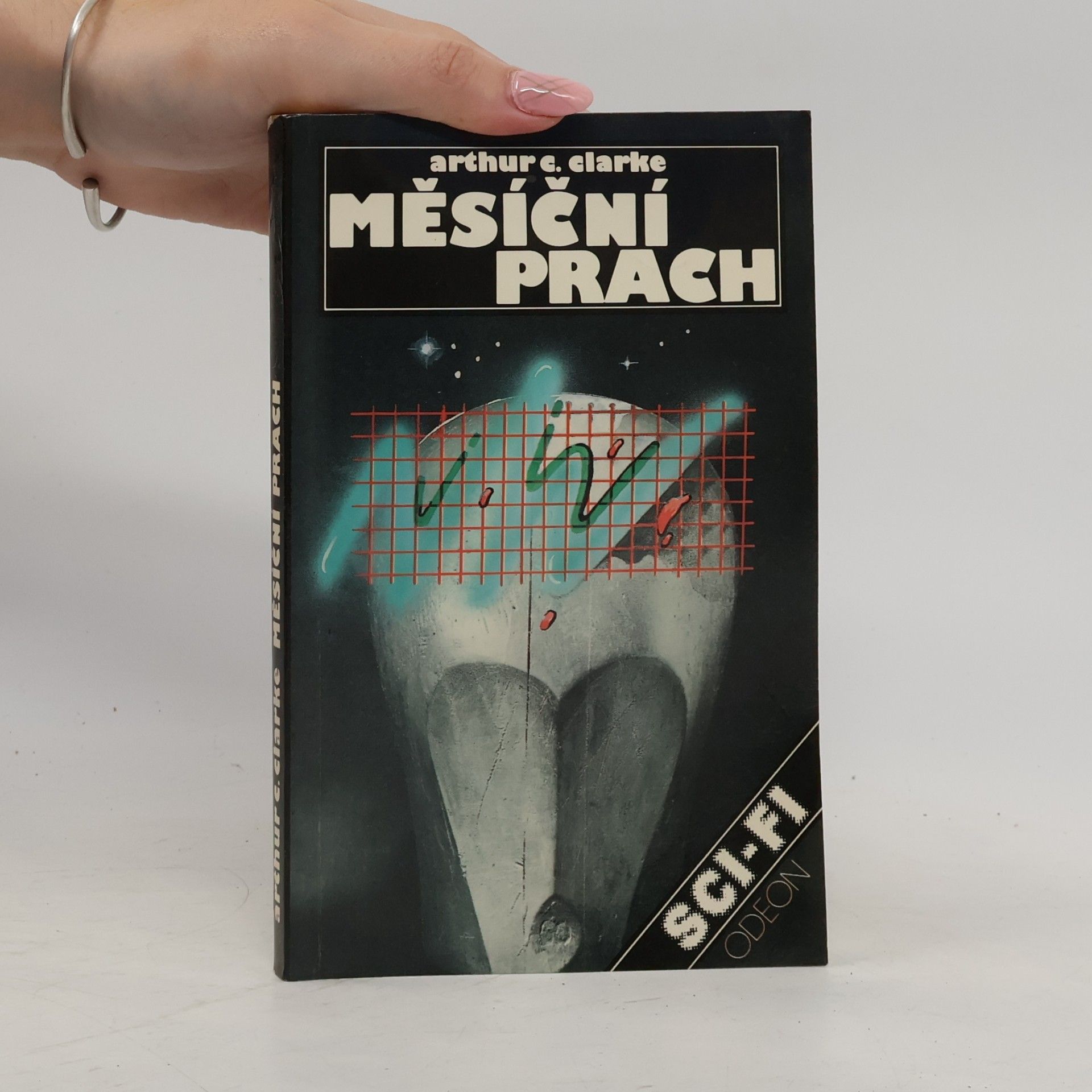 Arthur C. Clarke Měsíční prach