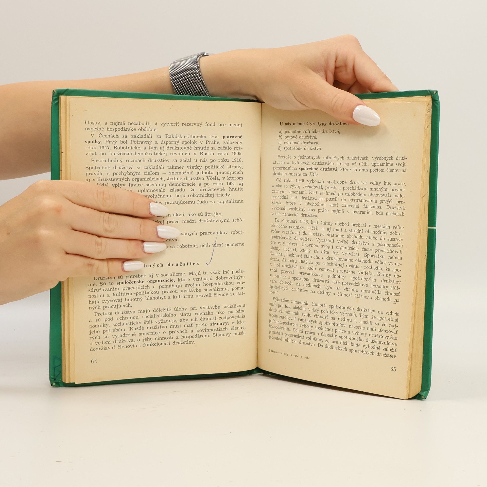 Various authors Ekonomika a organizácia odvetví