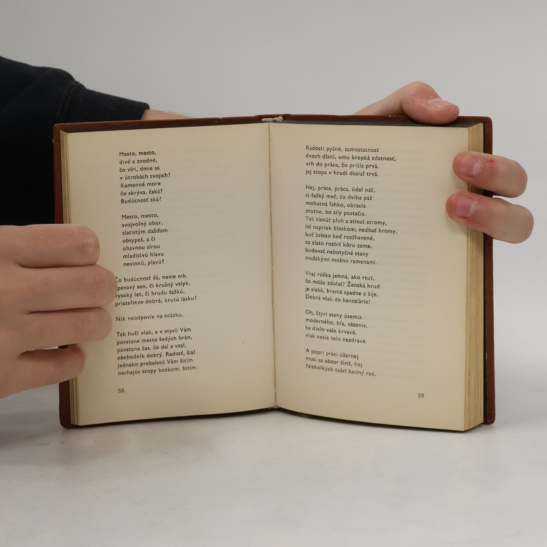 Emil Boleslav Lukáč O láske neláskavej