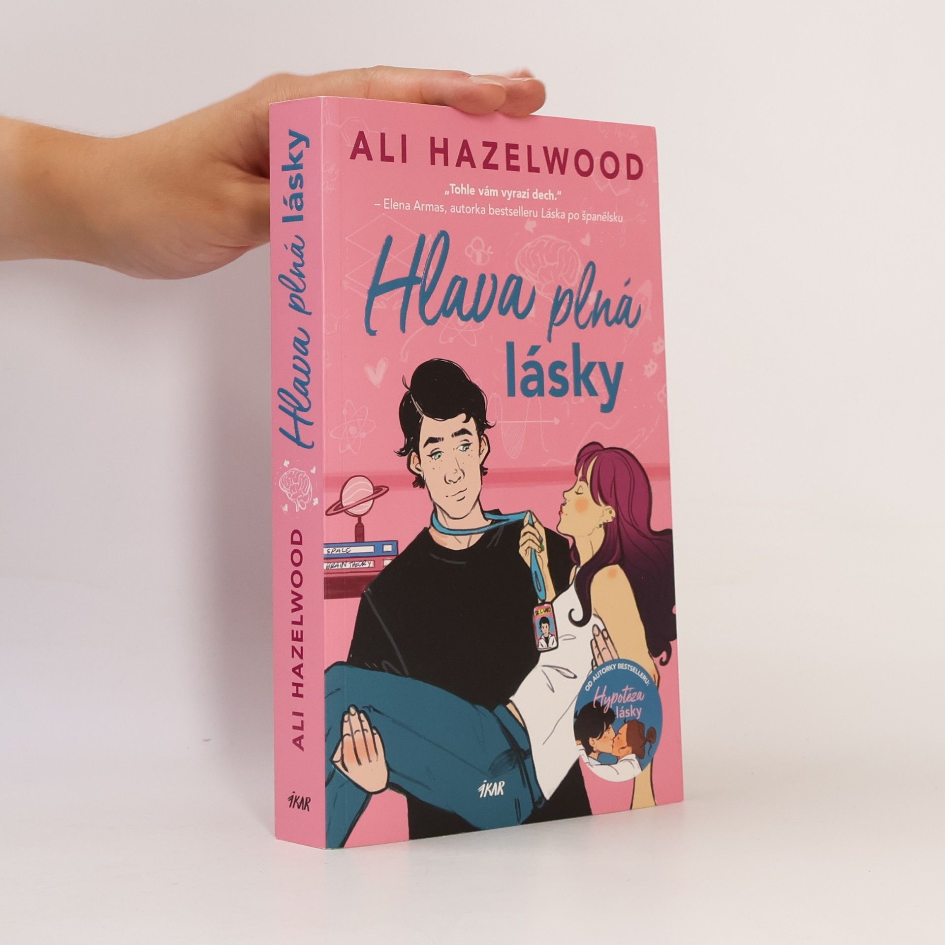 Ali Hazelwood Hlava plná lásky