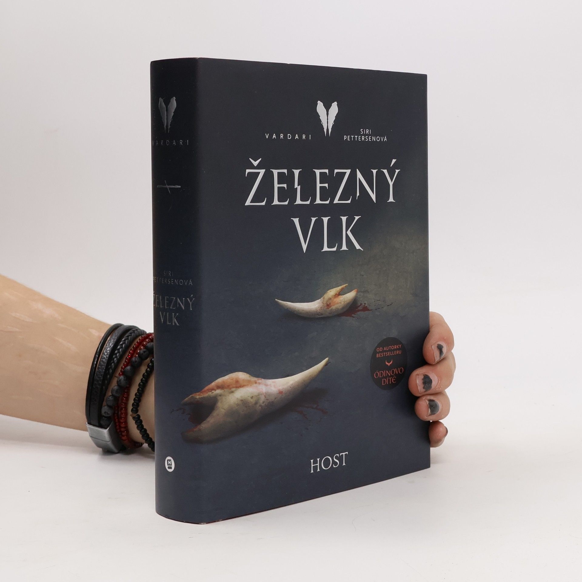 Siri Pettersen Vardari. Železný vlk