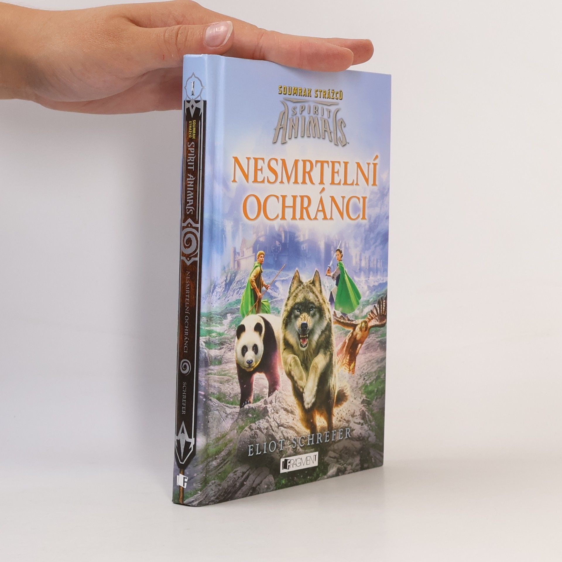 Eliot Schrefer Nesmrtelní ochránci