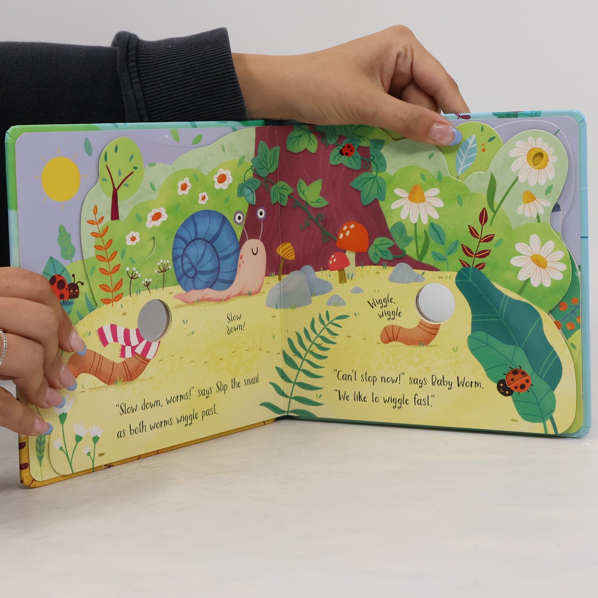 Felicity Brooks Fingerwiggly Worms