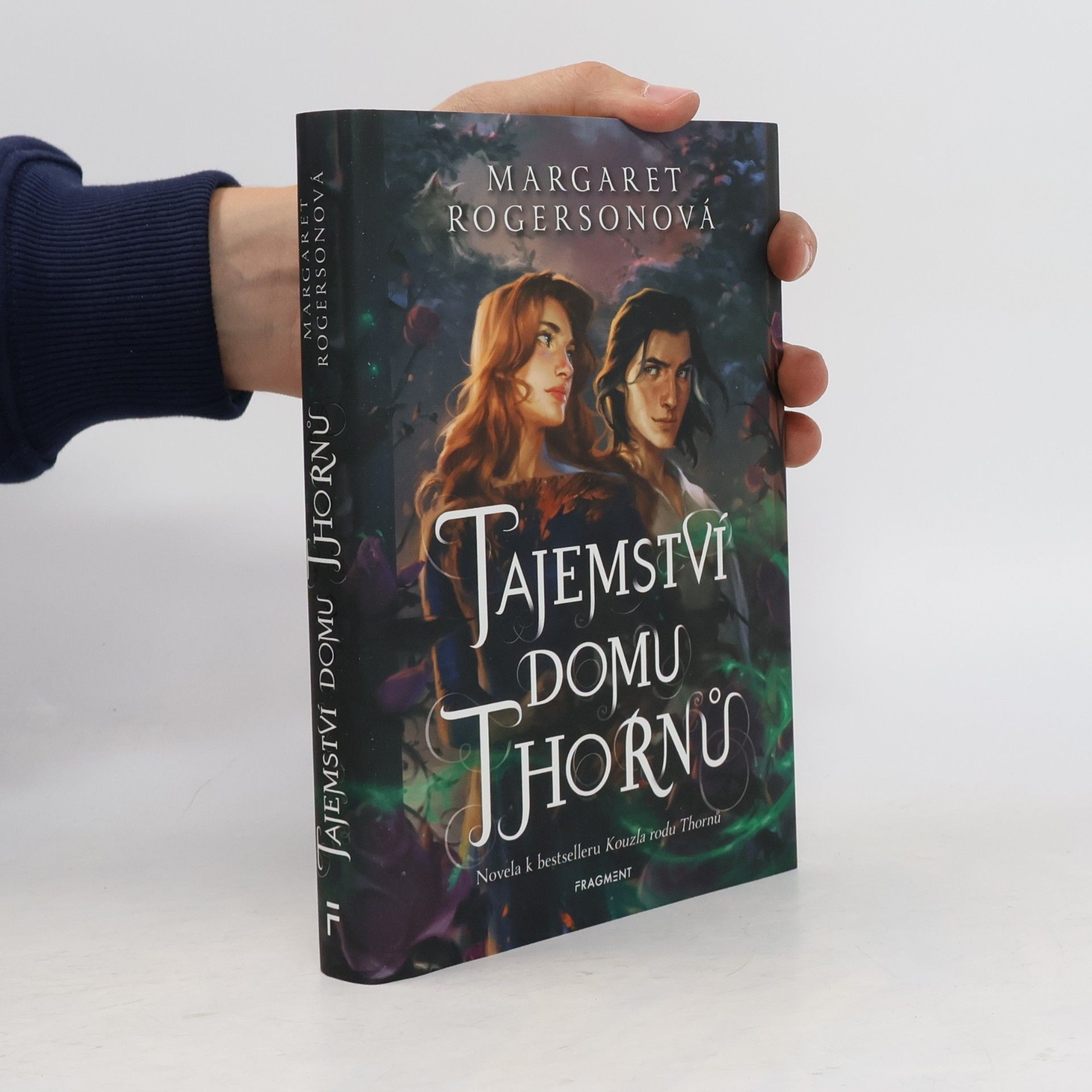 Margaret Rogerson Tajemství domu Thornů