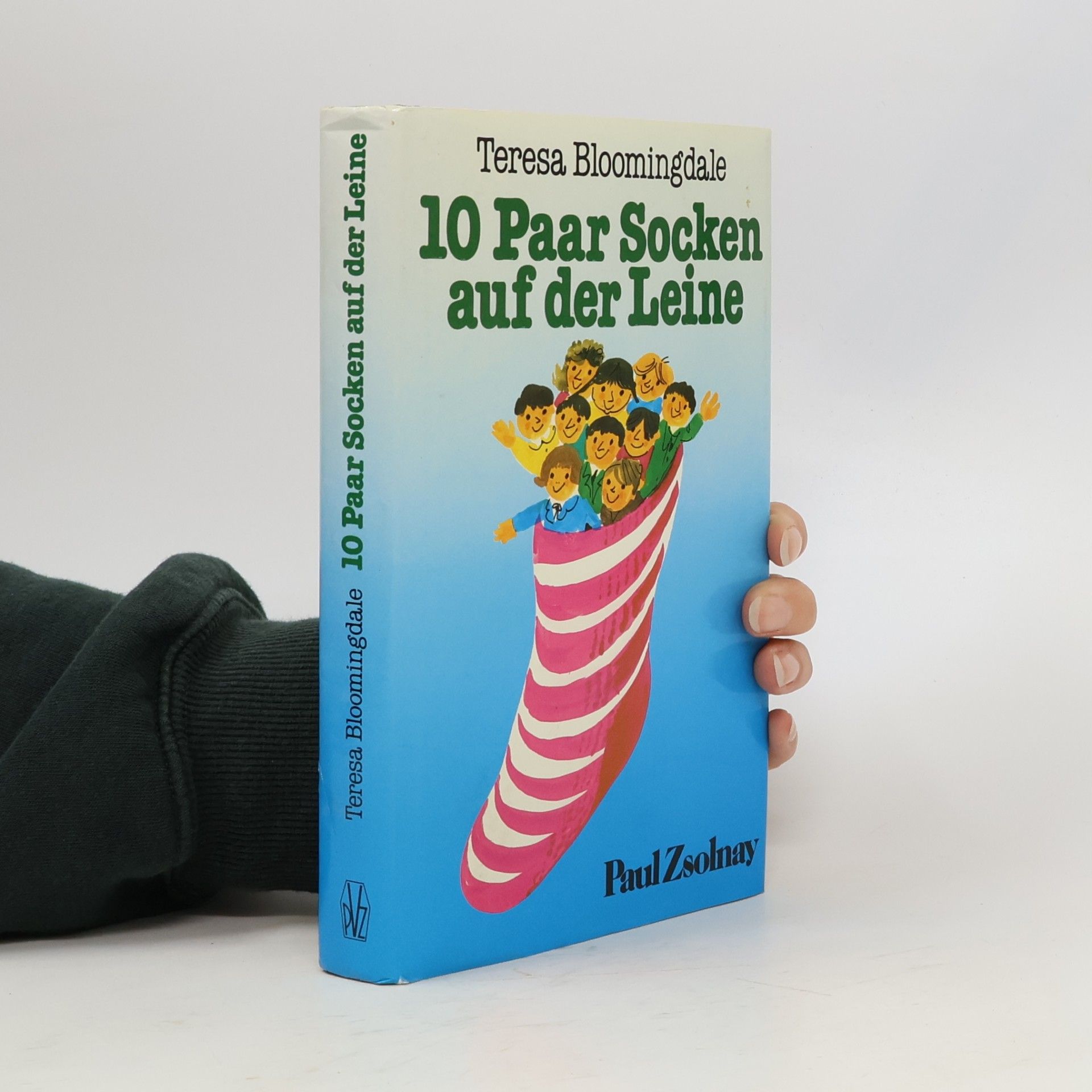 10 Paar Socken auf der Leine