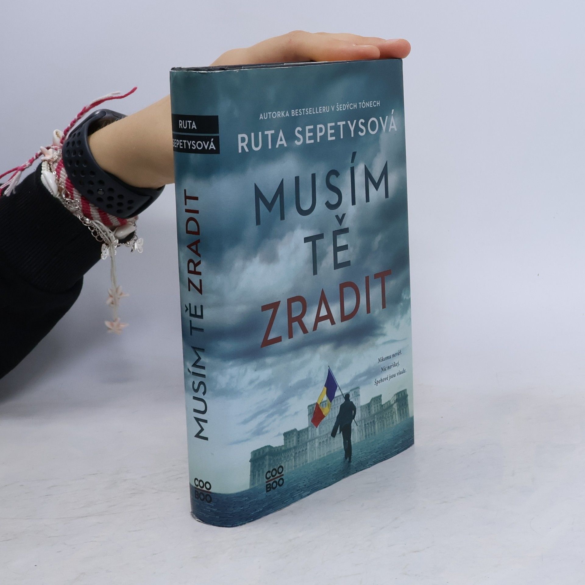 Ruta Sepetysová Musím tě zradit