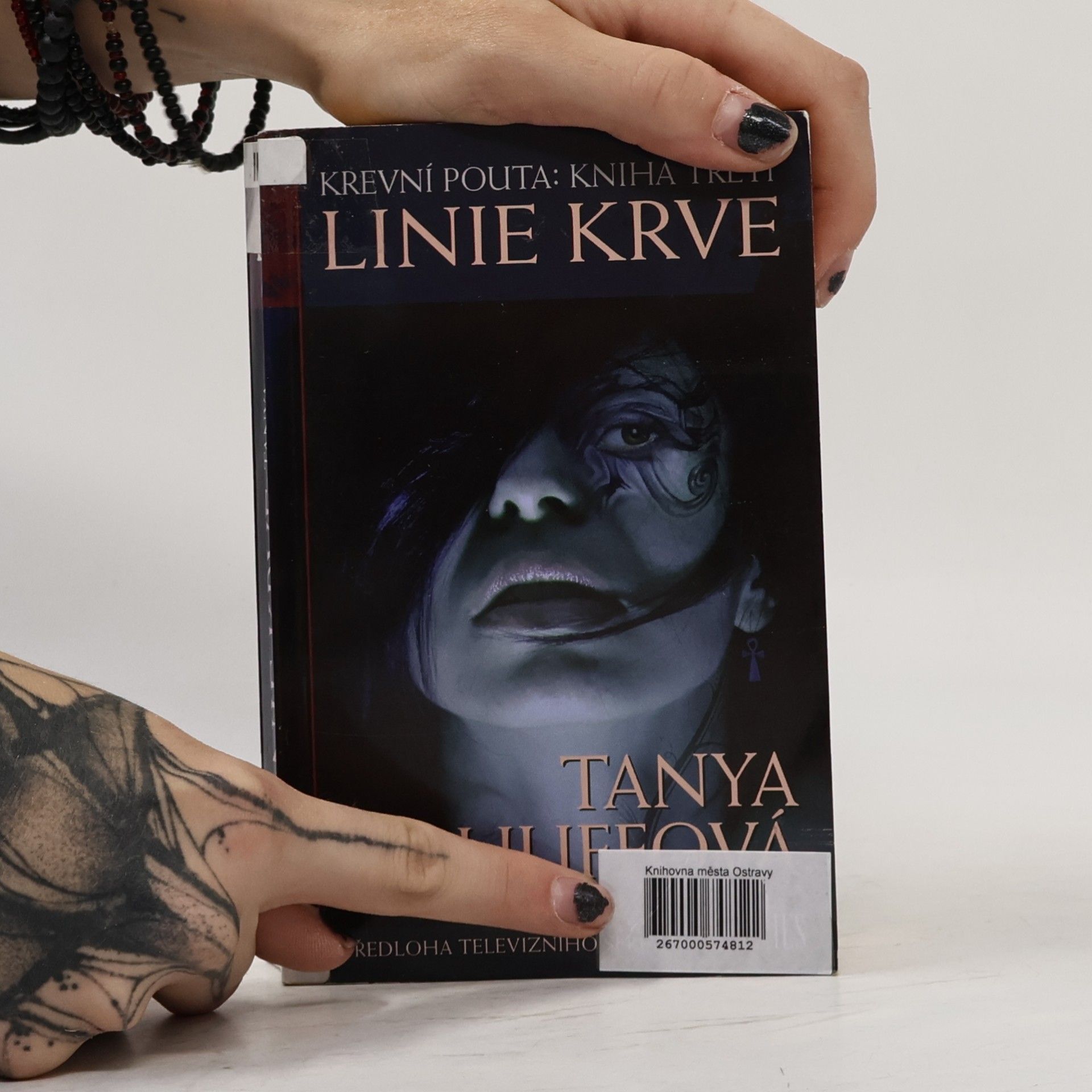 Tanya Huff Krevní pouta. Kniha třetí, Linie krve