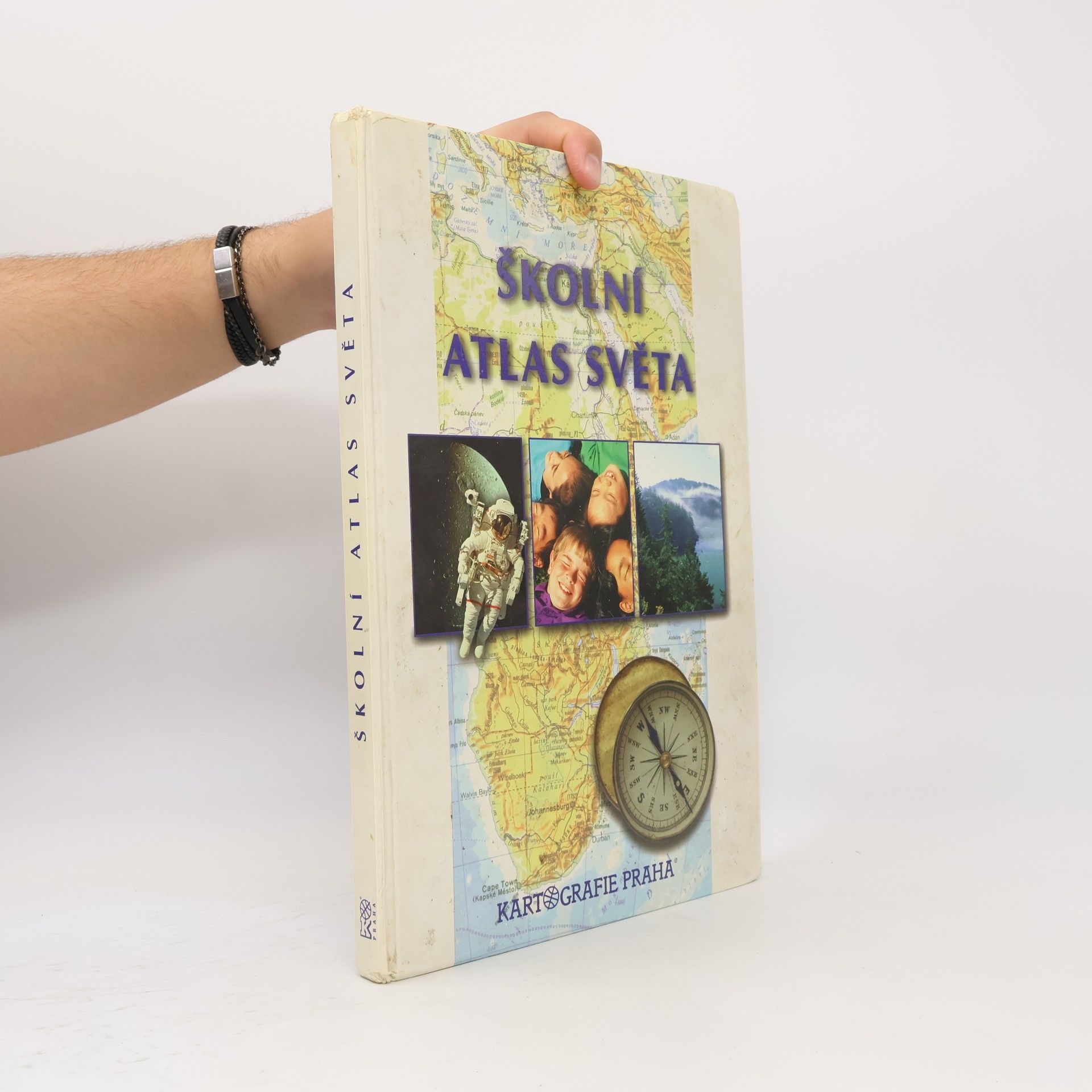 Věra Dobrovolná Školní atlas světa