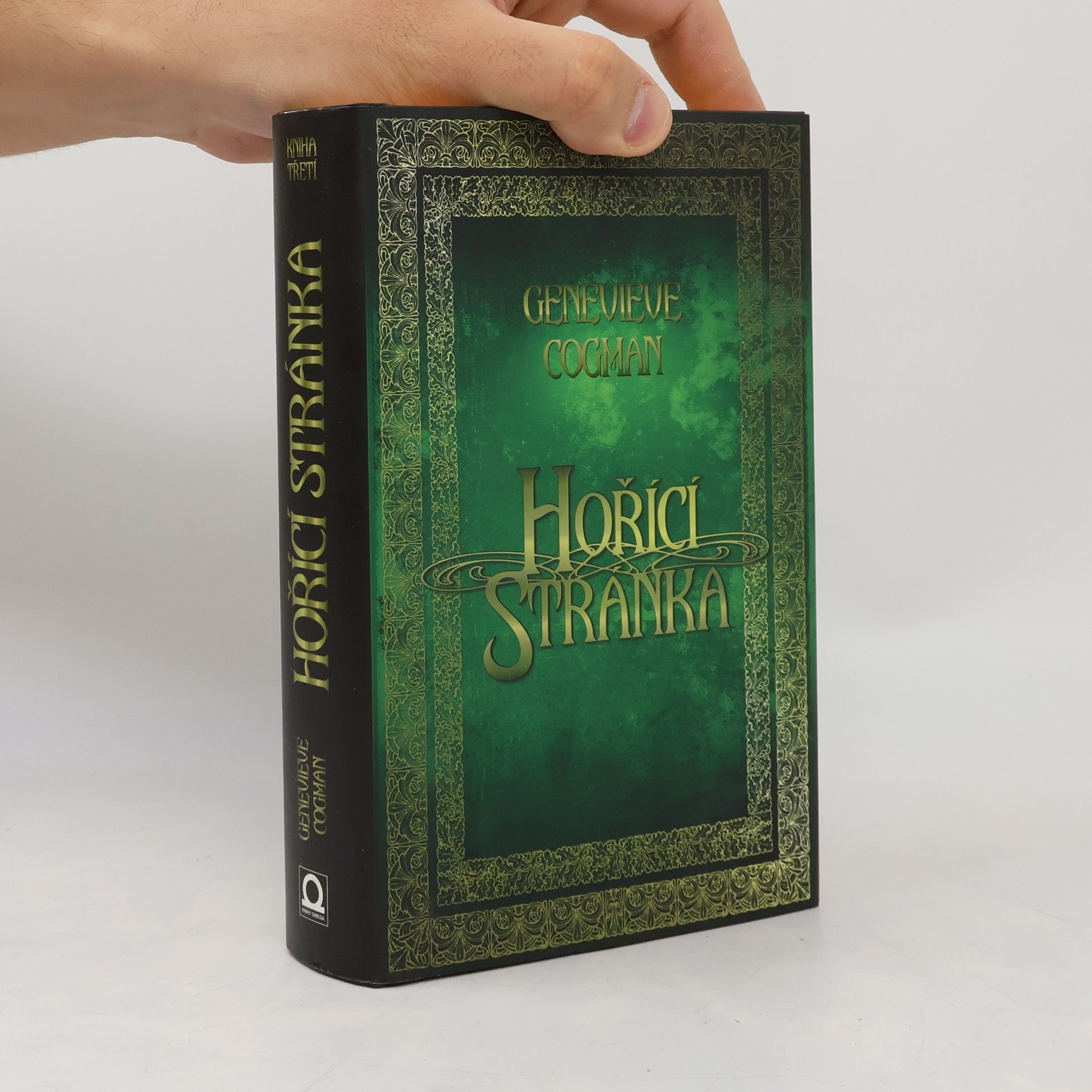 Genevieve Cogman Neviditelná knihovna. Kniha třetí. Hořící stránka