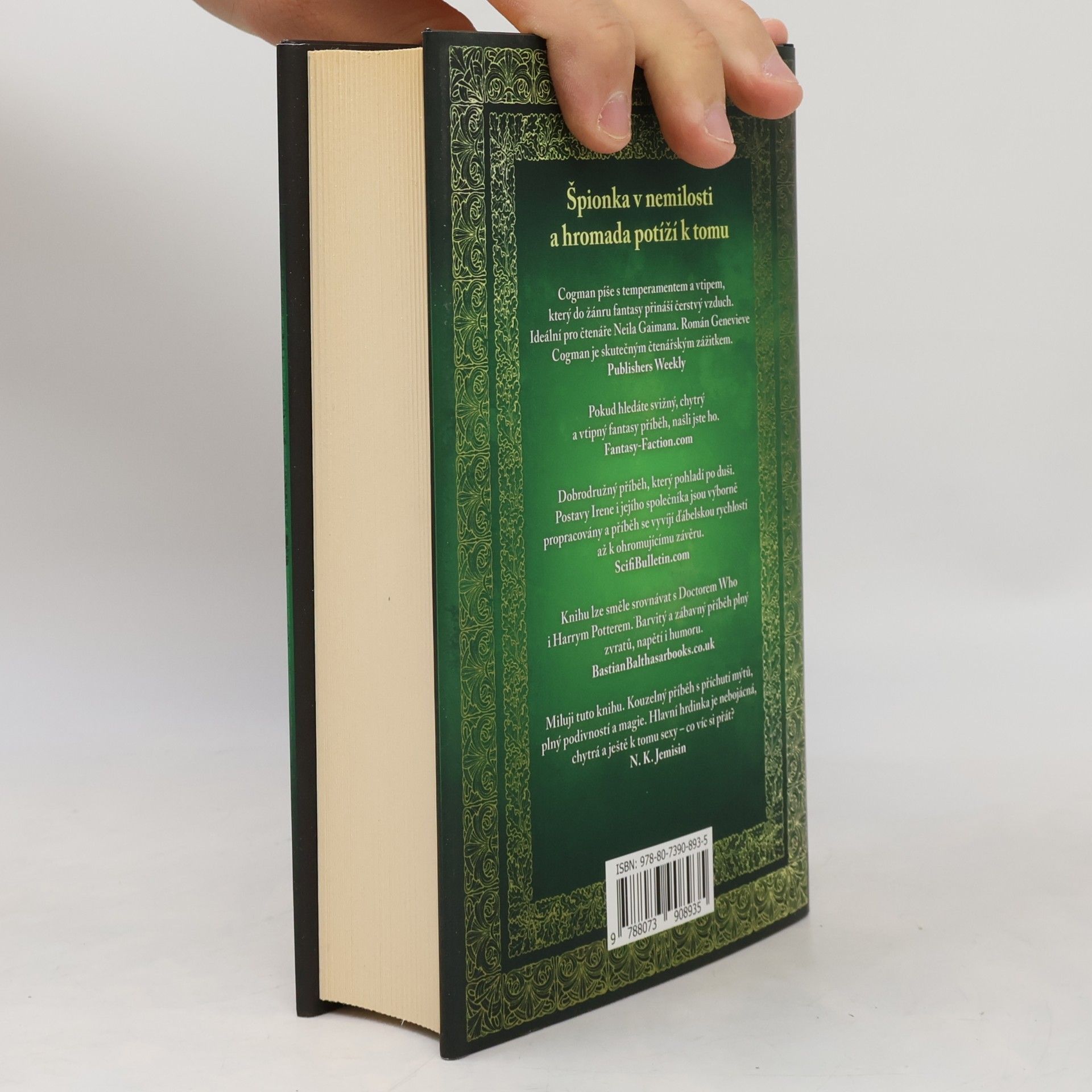 Genevieve Cogman Neviditelná knihovna. Kniha třetí. Hořící stránka