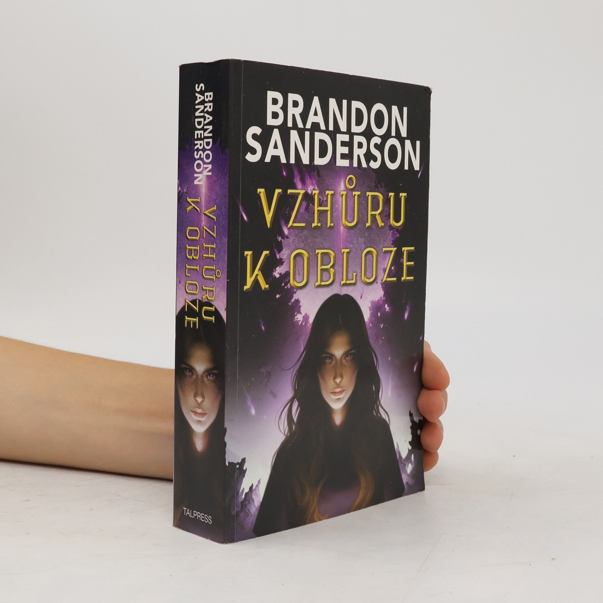 Brandon Sanderson Vzhůru k obloze