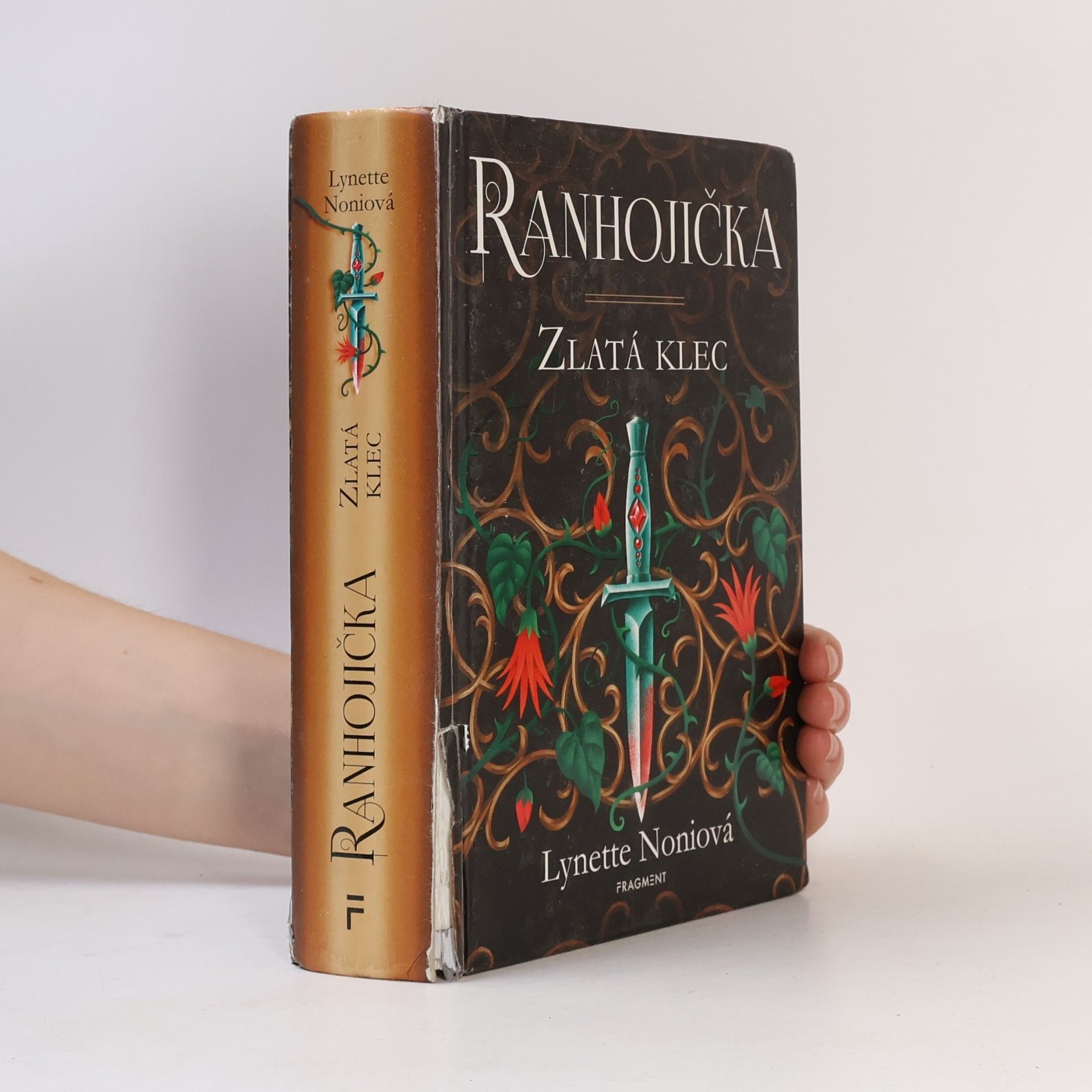 Lynette Noni Ranhojička. Zlatá klec