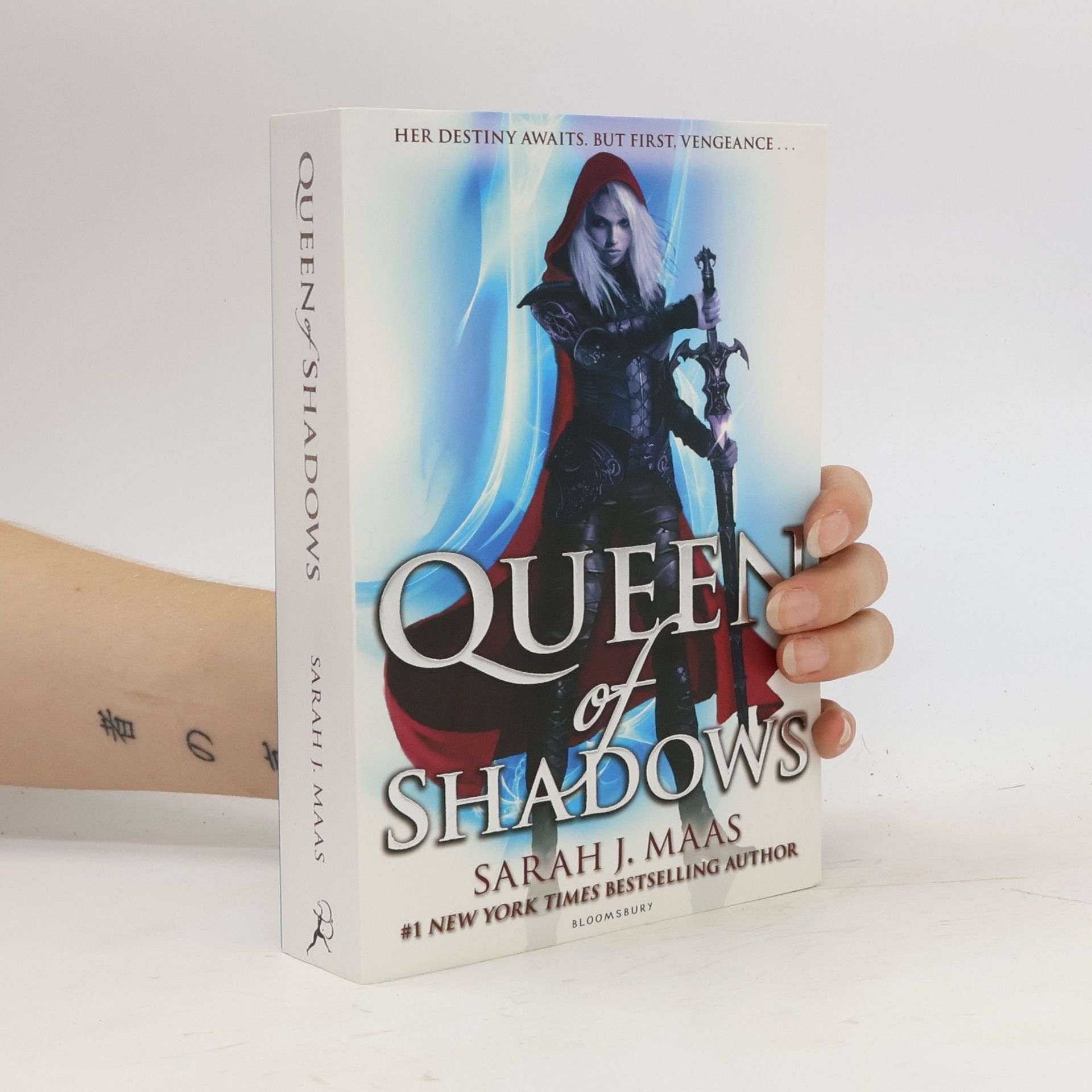 Sarah J. Maas Queen of shadows