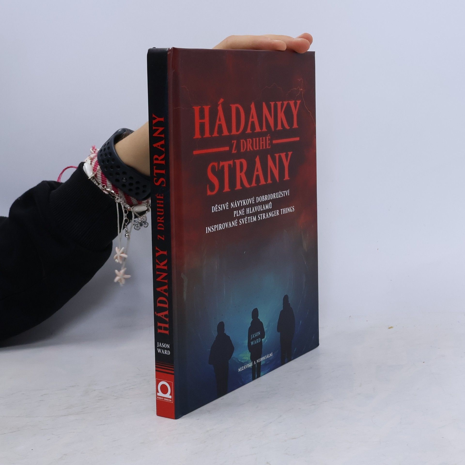Hádanky z druhé strany. Děsivě návykové dobrodružství plné hlavolamů inspirované světem Stranger things