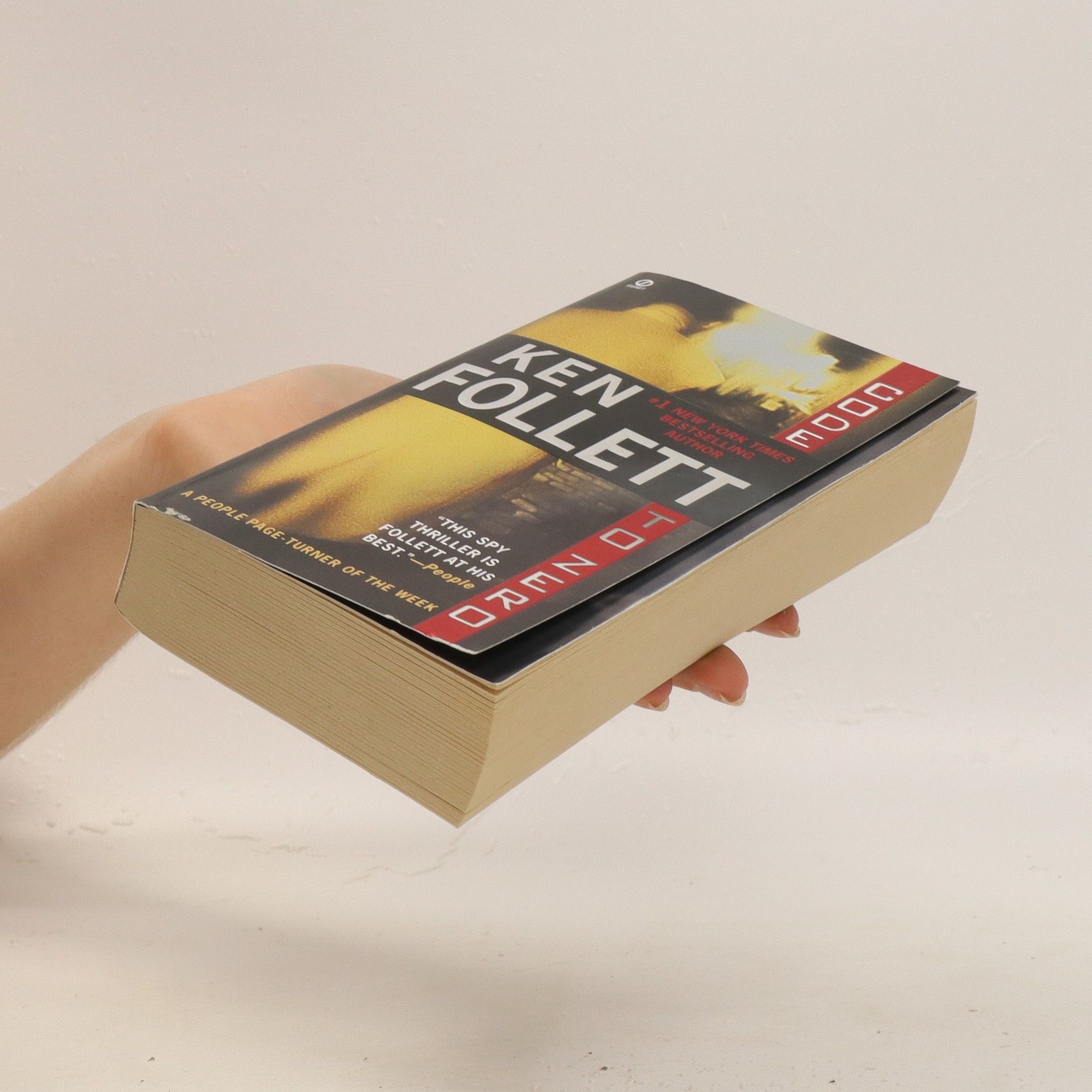 Ken Follett Code to Zero