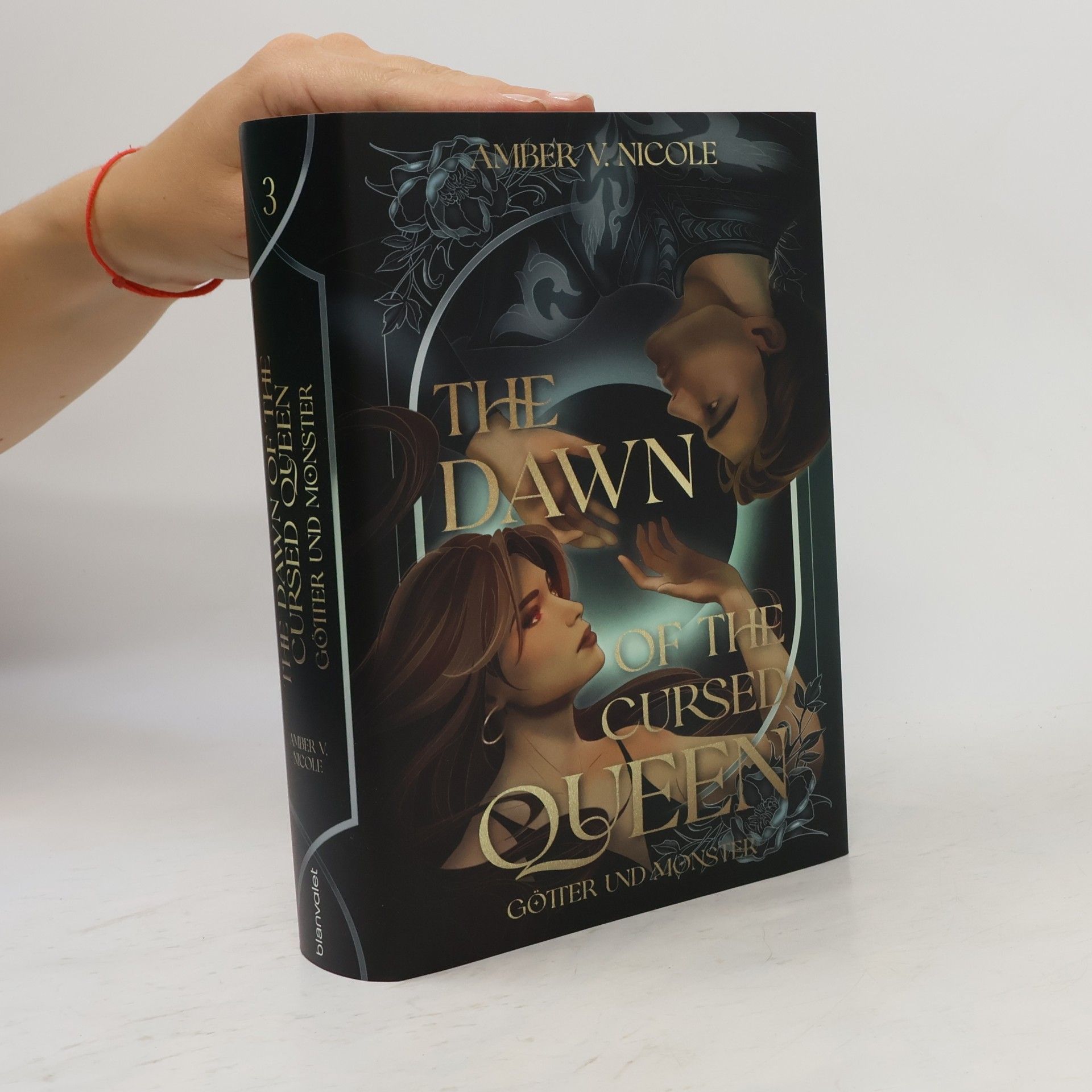 Amber V. Nicole The Dawn of the Cursed Queen 3