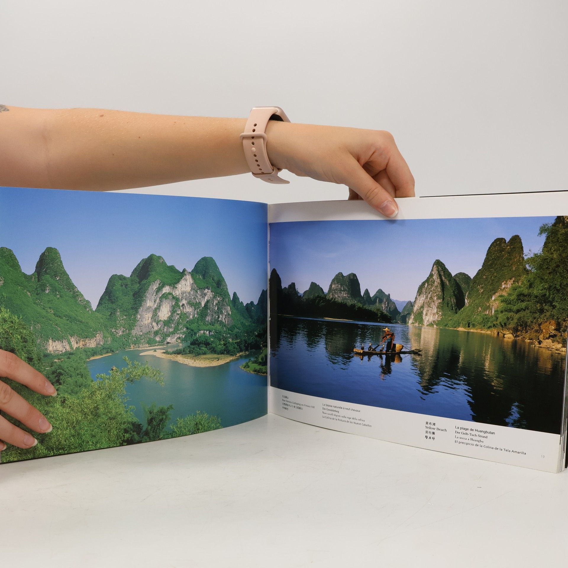 Jin Zhifang Guilin The Fairyland - A photographic collection of Guilin scenery by the famous photographer Jin Zhifang