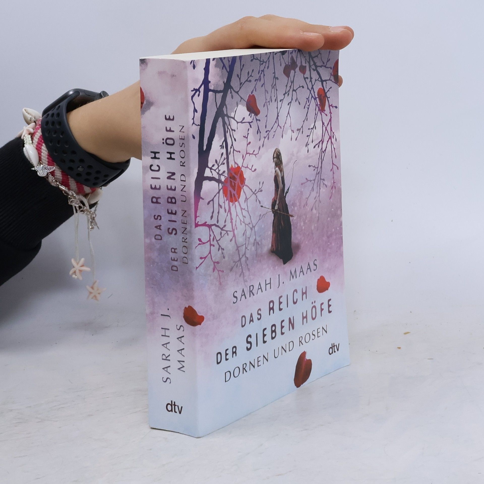 Sarah J. Maas Das Reich der sieben Höfe. Dornen und Rosen