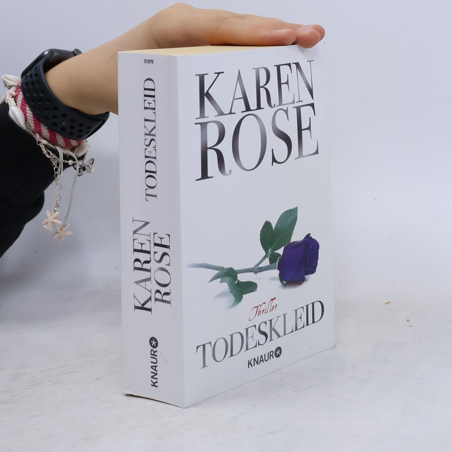 Karen Rose Todeskleid