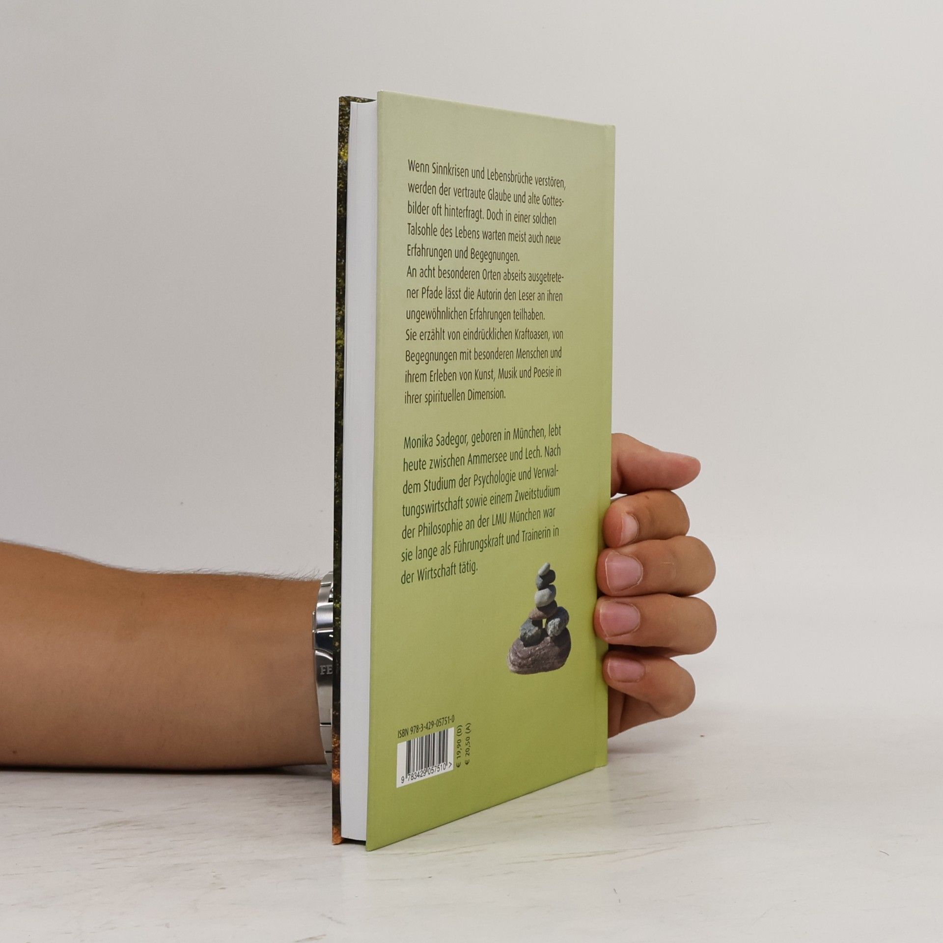 Monika Sadegor Spuren auf dem Weg
