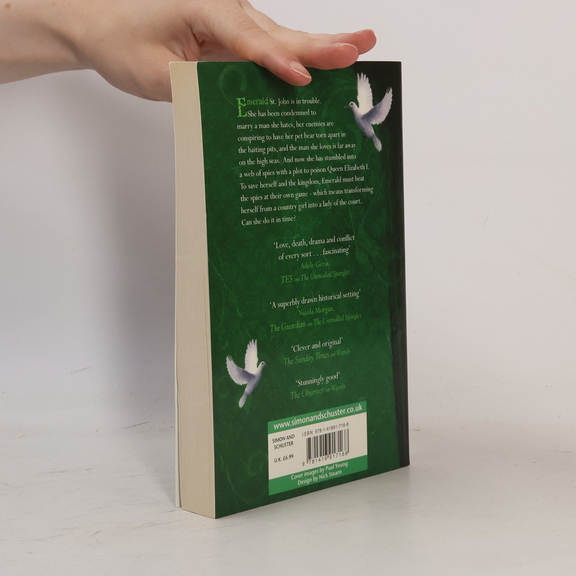 Karen Wallace Emerald. A Queen Betrayed, A Daughter Condemned ....