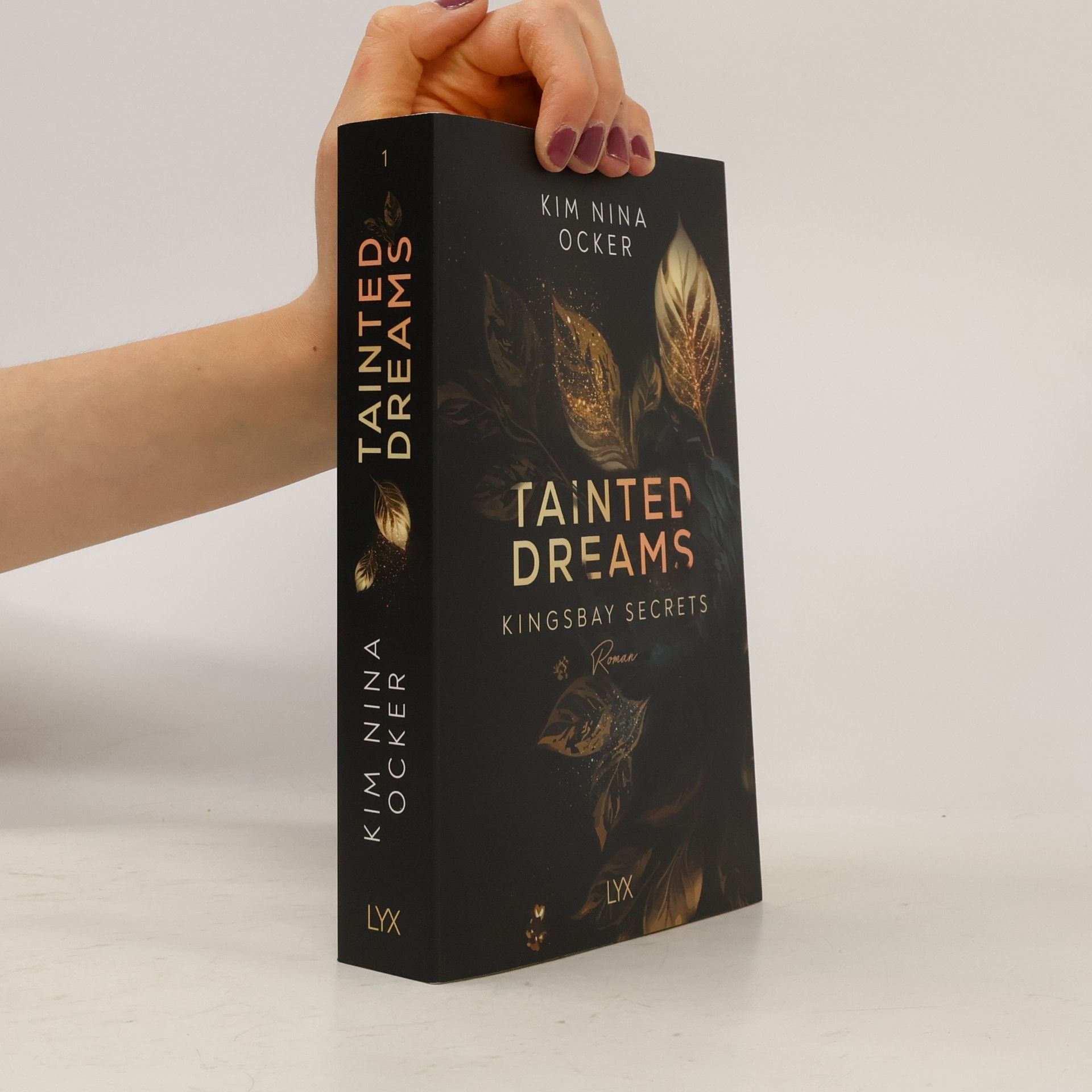 Tainted Dreams / Kingsbay Secrets Bd.1