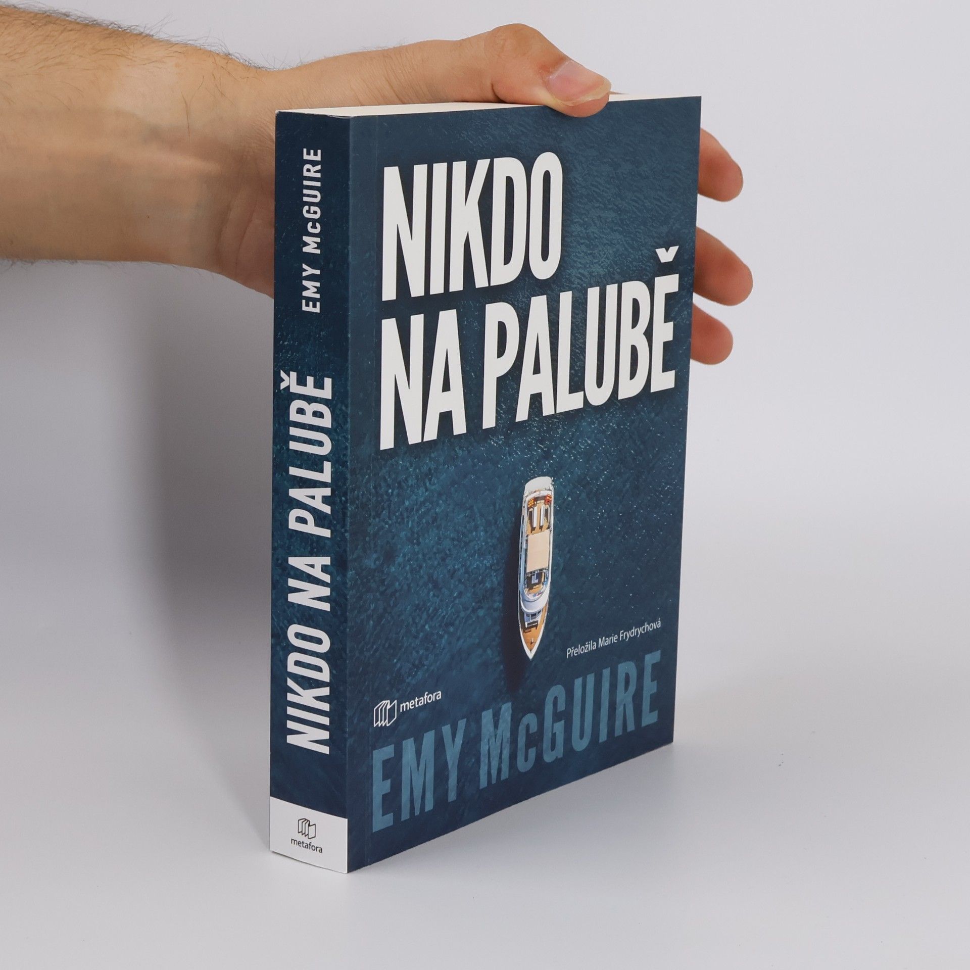 Emy McGuire Nikdo na palubě