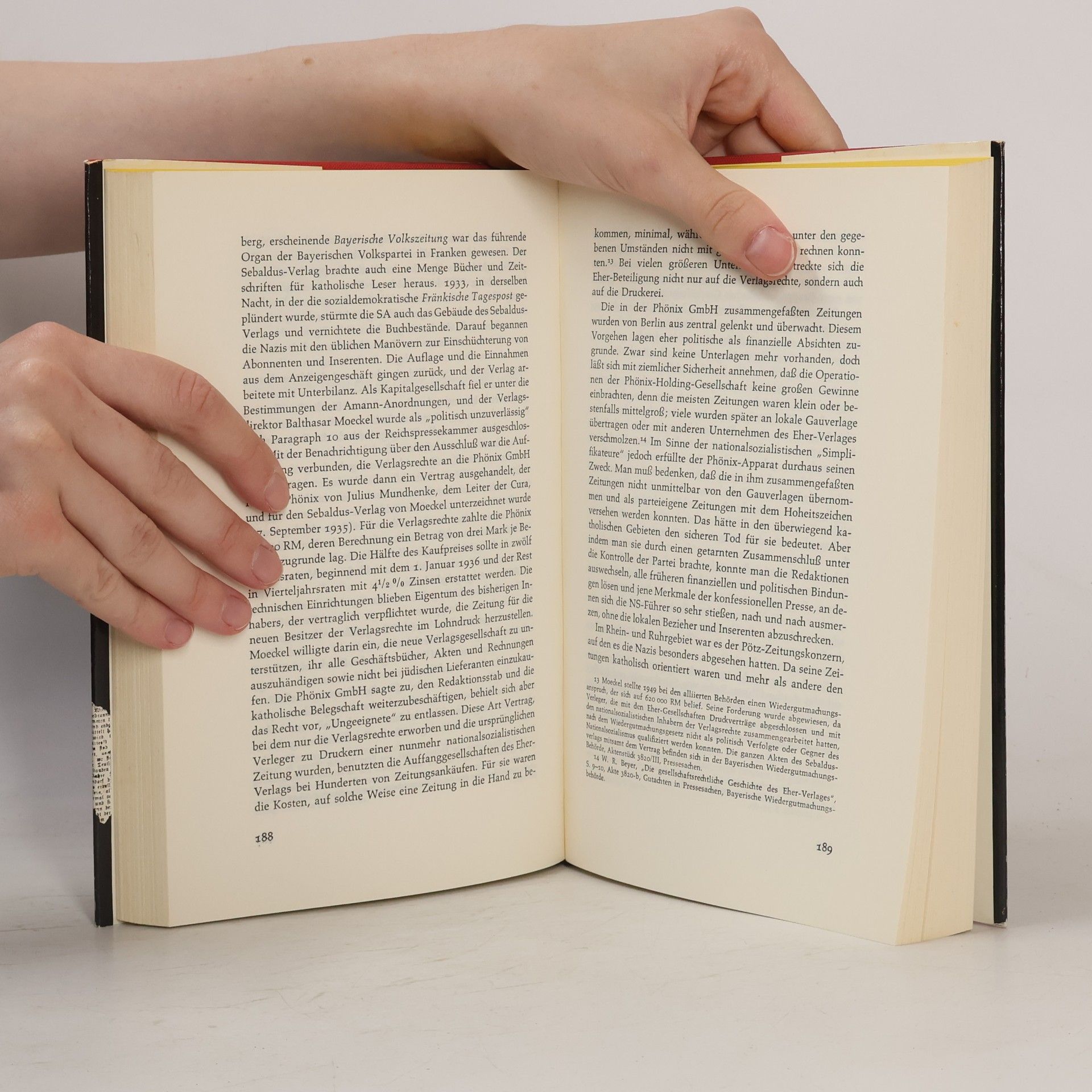 Oron J. Hale Presse in der Zwangsjacke 1933–45