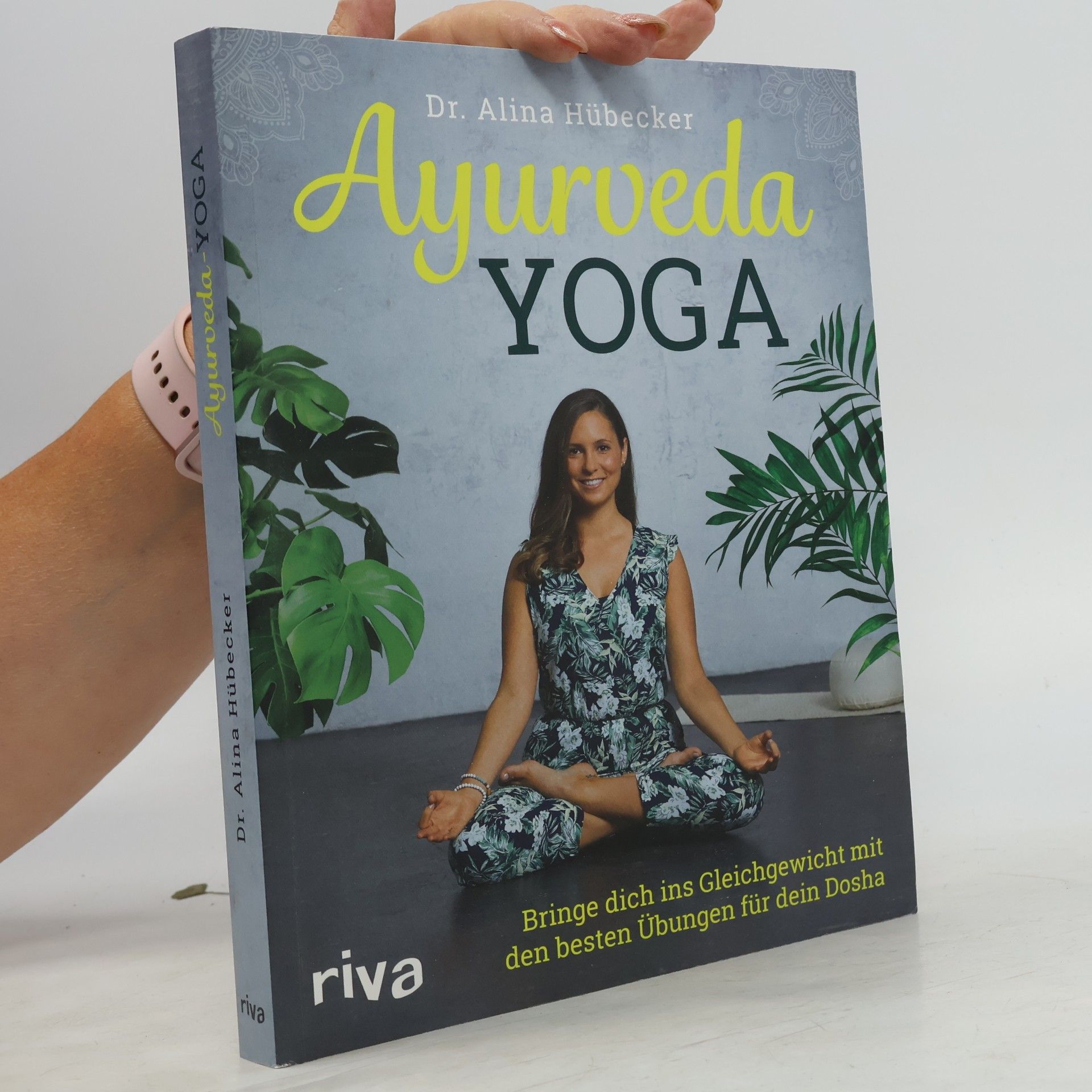 Alina Hübecker Ayurveda-Yoga