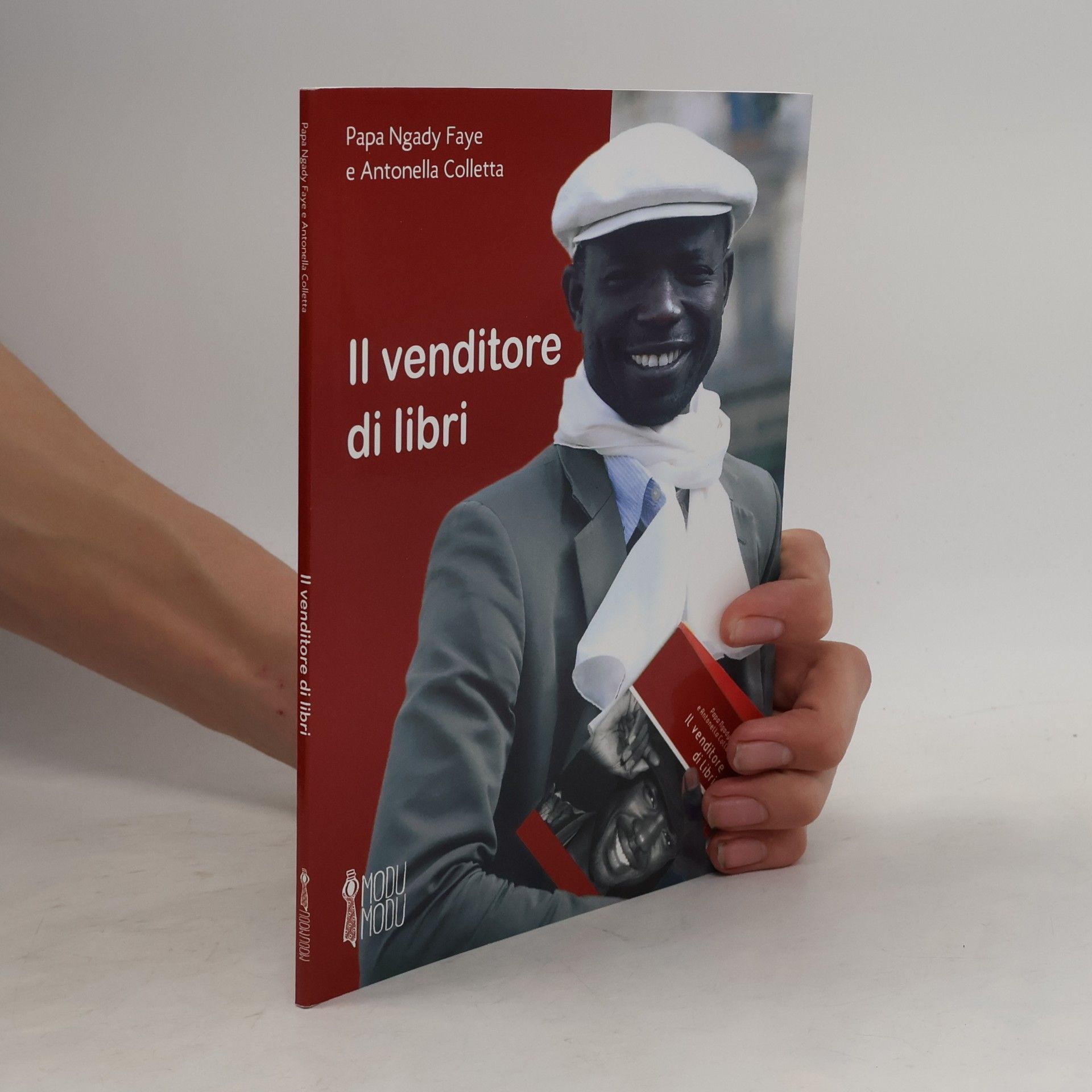 Papa Ngady Faye Il venditore di libri